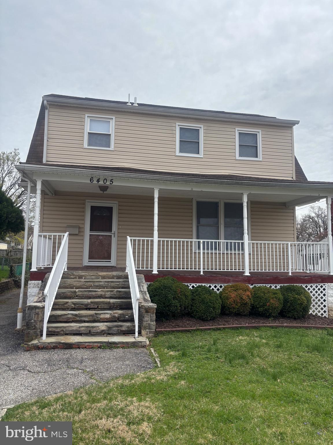 Recently updated. three bedroom home featuring updated kitchen, new paint and new carpet. 1st floor has hardwood floors and open floor plan. Sliding door leading to the rear deck and partially fenced yard.
Basement is parially finished and has laundry room and plenty of storage. 2nd floor features 3 bedroom and 1 full bath. Must use management company application and lease.