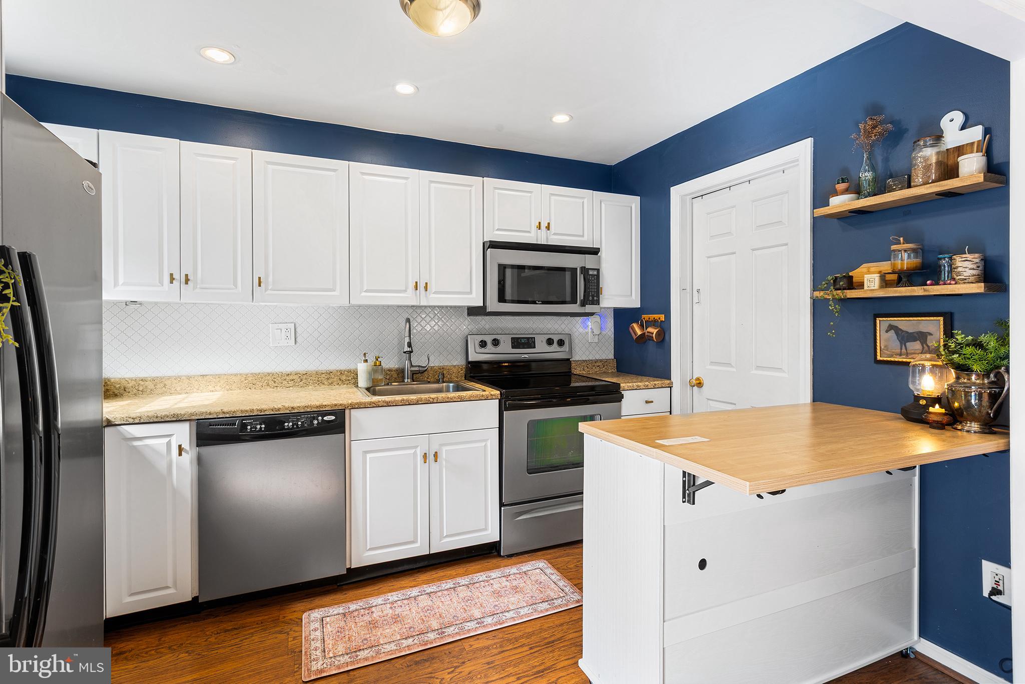 MONTGOMERY GLEN - Residential