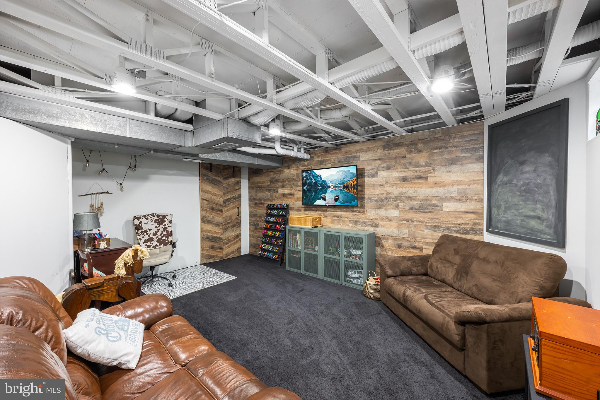 MONTGOMERY GLEN - Residential