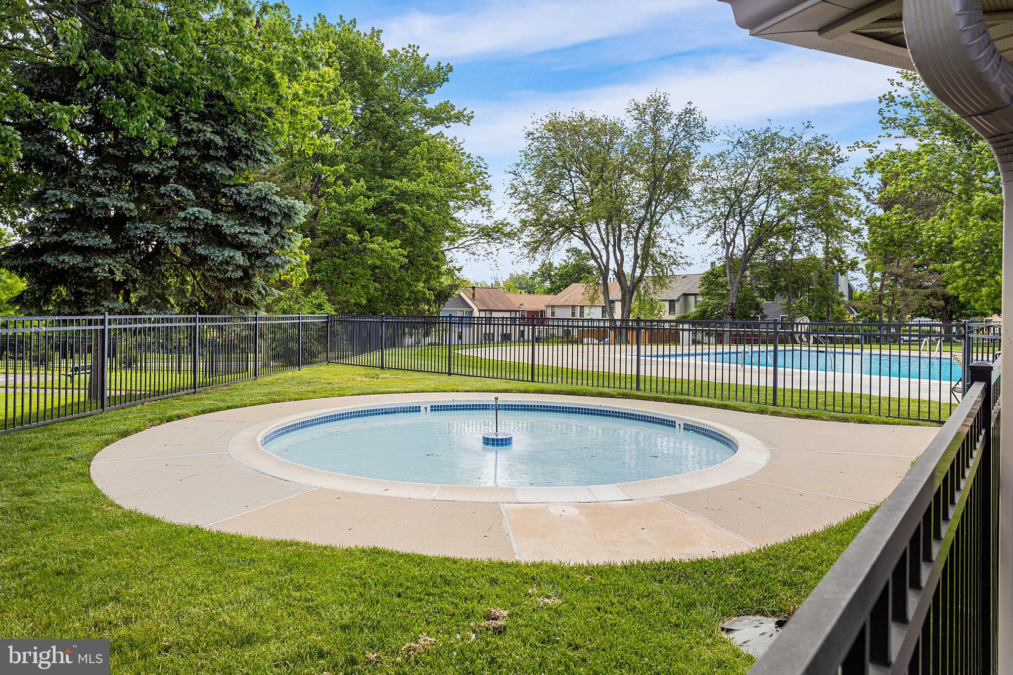 MONTGOMERY GLEN - Residential