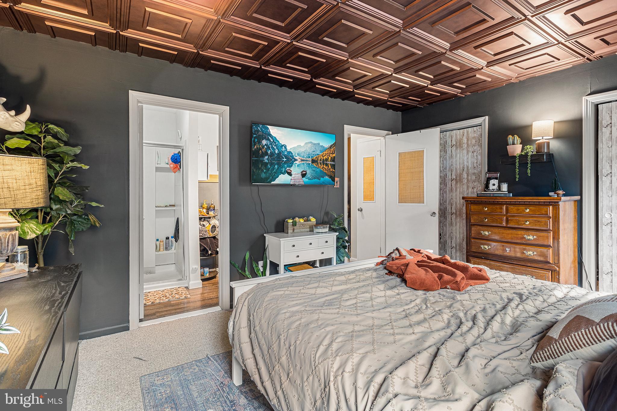 MONTGOMERY GLEN - Residential