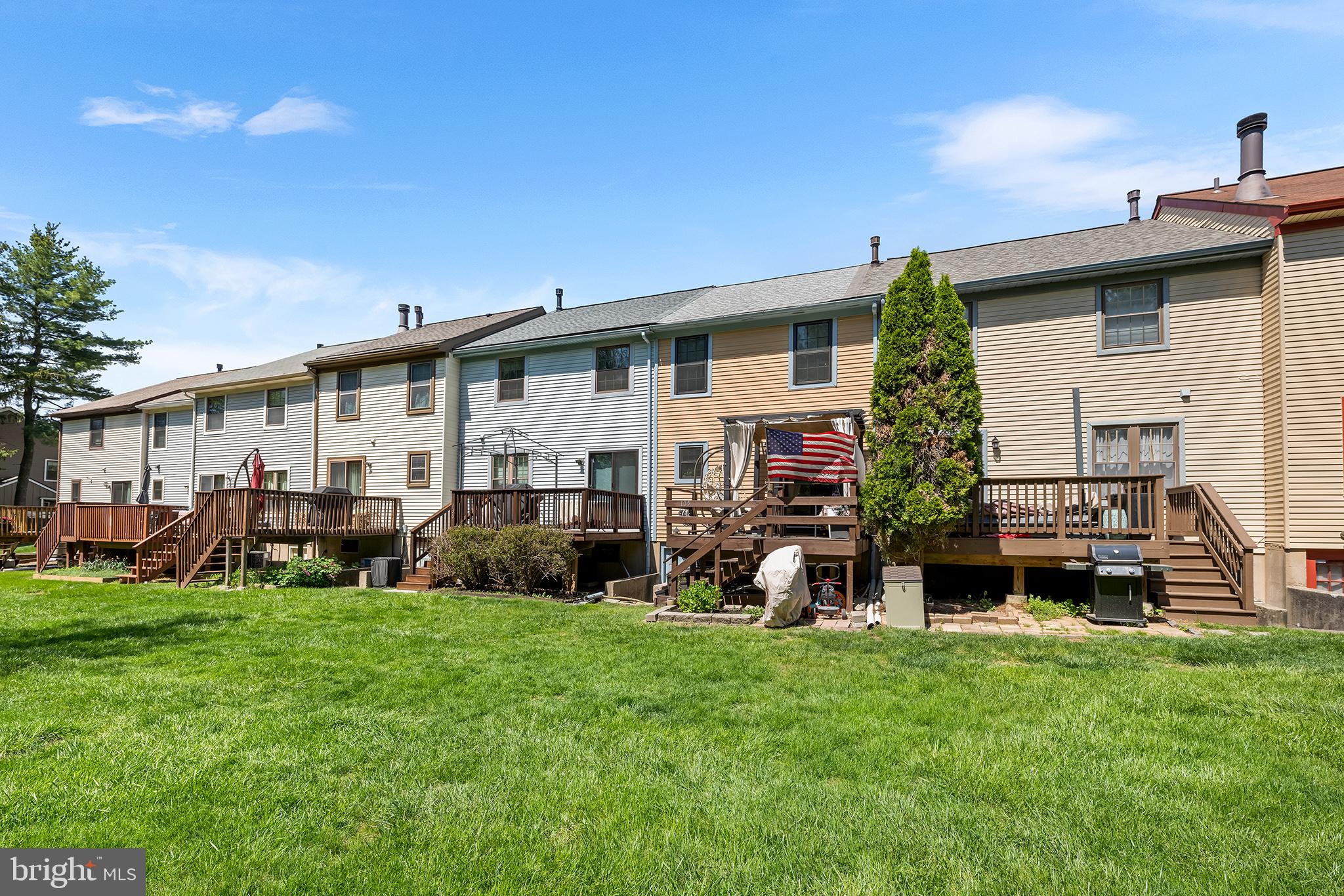 MONTGOMERY GLEN - Residential