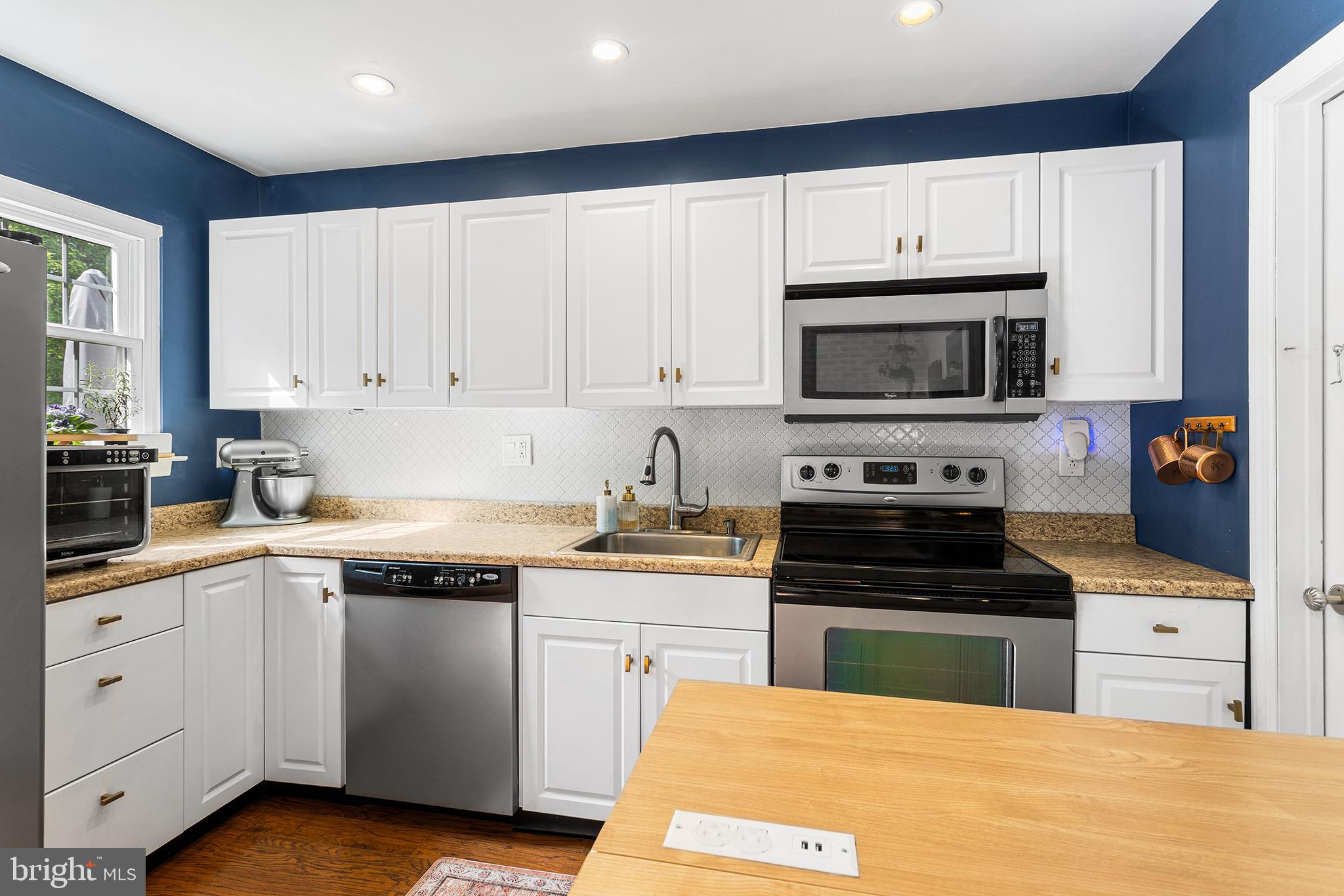 MONTGOMERY GLEN - Residential