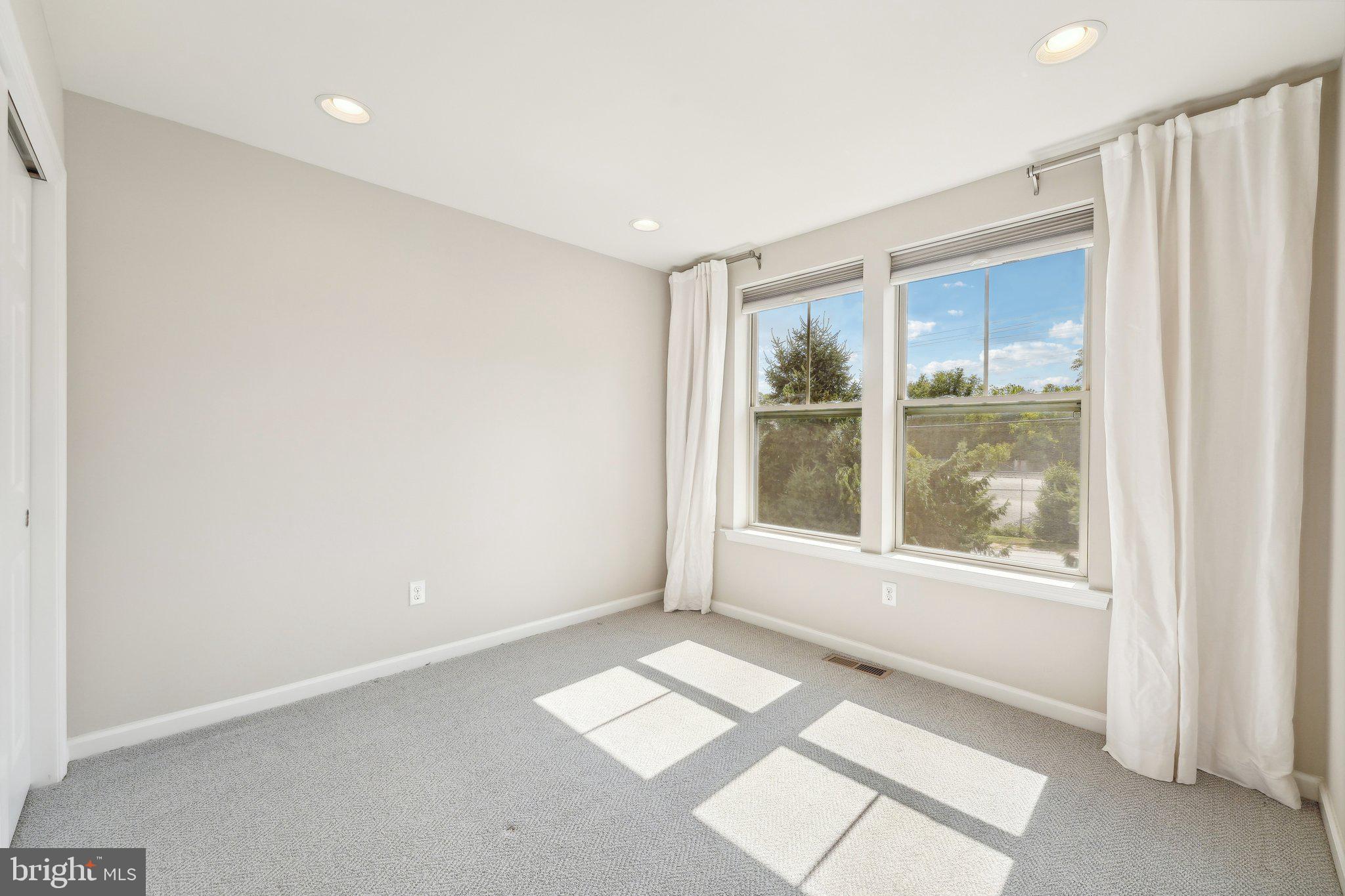 PAOLI WALK - Residential