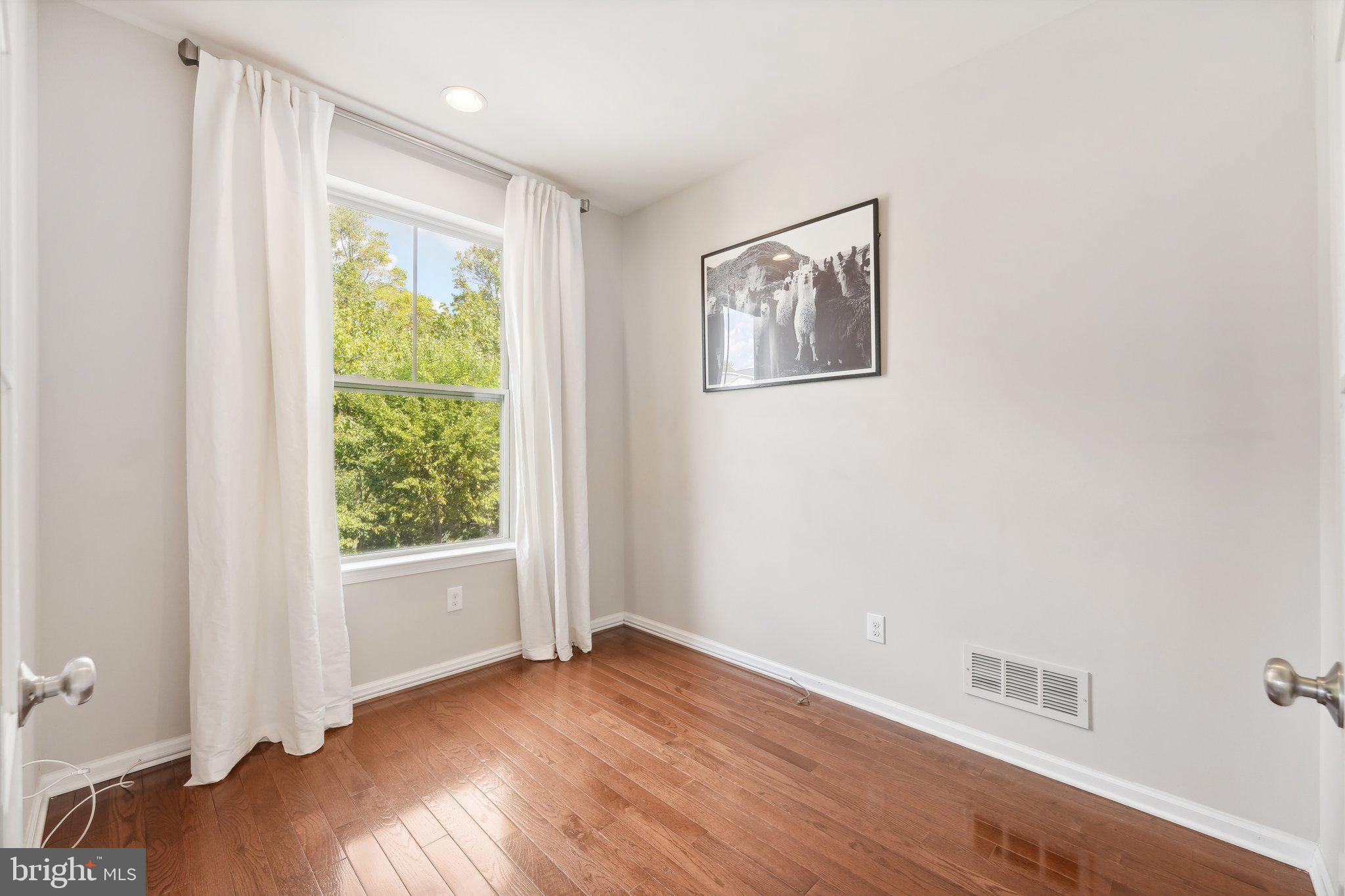 PAOLI WALK - Residential