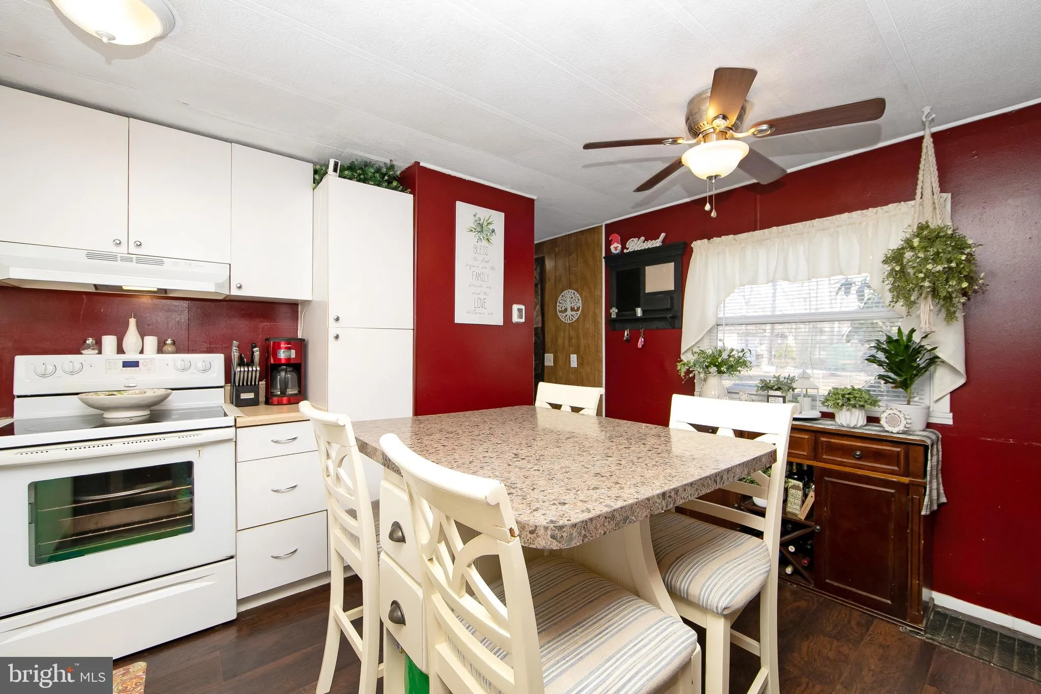 Pittsgrove, New Jersey 08318, United States, 3 Bedrooms Bedrooms, ,2 BathroomsBathrooms,Residential,Pending,77016