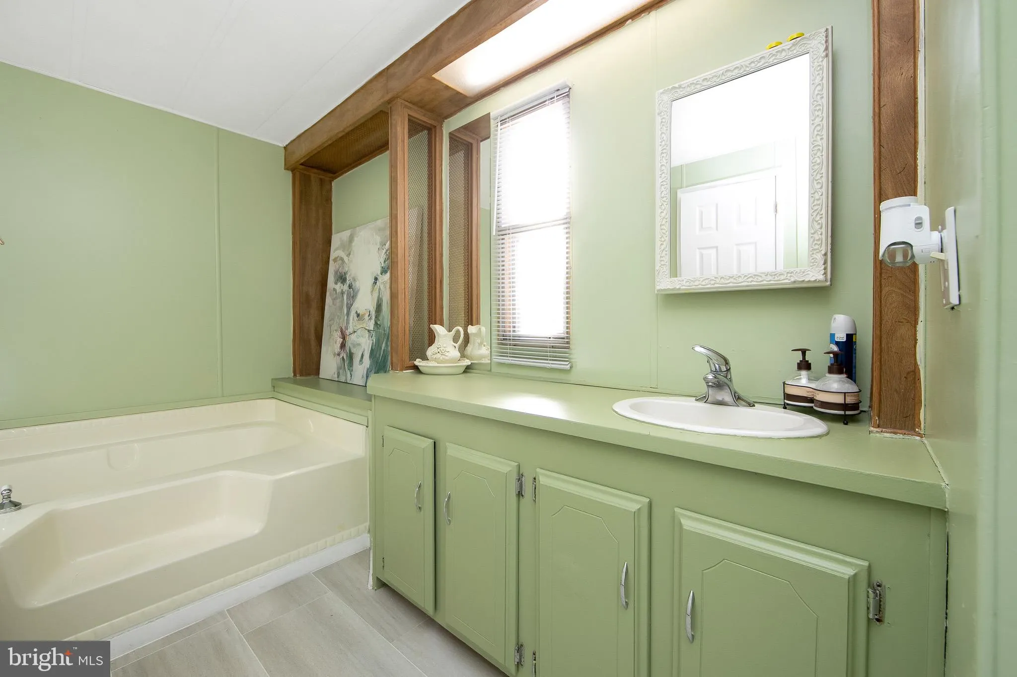 Pittsgrove, New Jersey 08318, United States, 3 Bedrooms Bedrooms, ,2 BathroomsBathrooms,Residential,Pending,77016