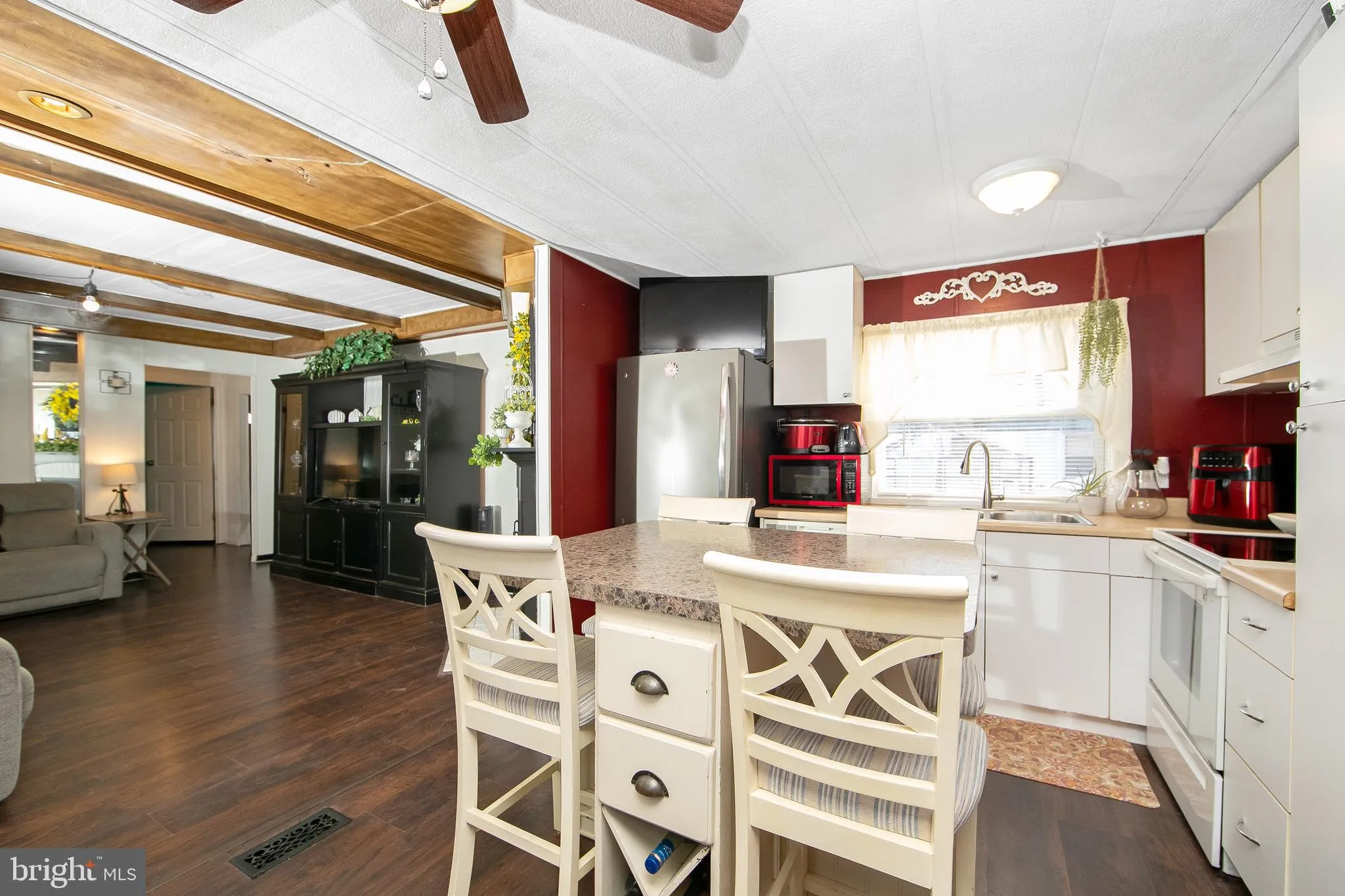 Pittsgrove, New Jersey 08318, United States, 3 Bedrooms Bedrooms, ,2 BathroomsBathrooms,Residential,Pending,77016