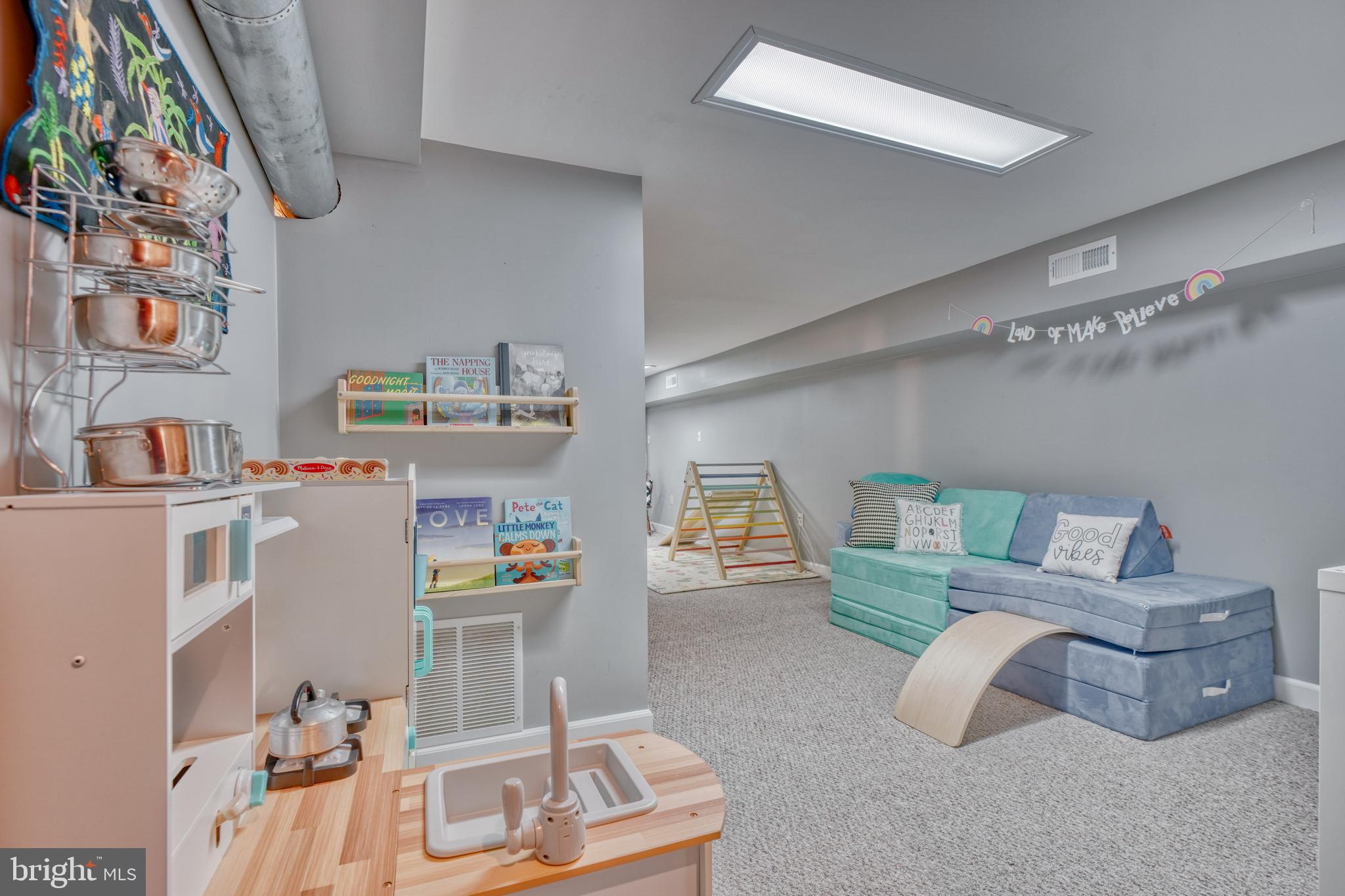 HAMPDEN HISTORIC DISTRICT - Residential