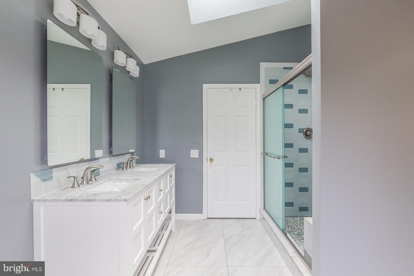 TWIN OAKS FARM - Residential