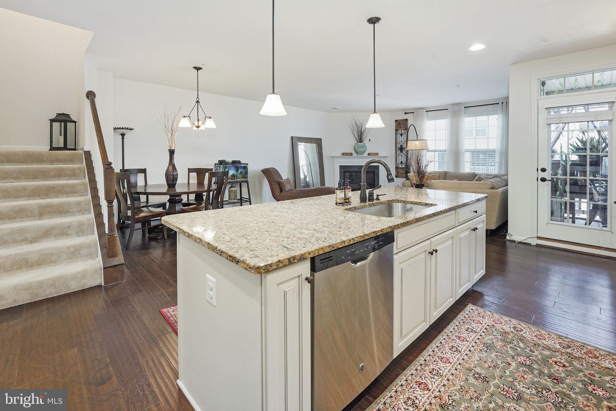 VIRGINIA MANOR - Residential