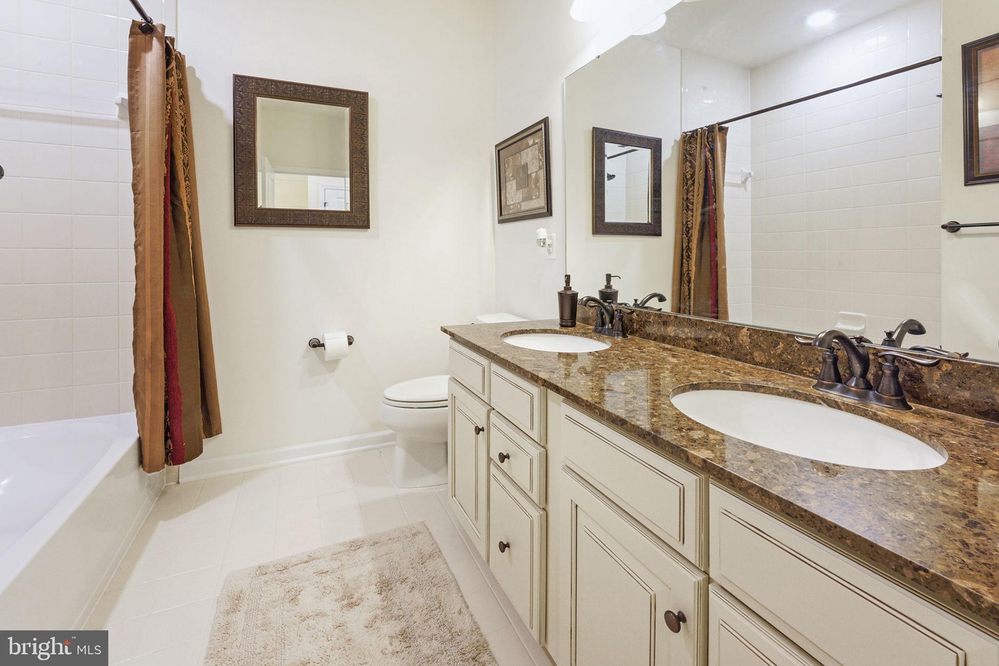 VIRGINIA MANOR - Residential