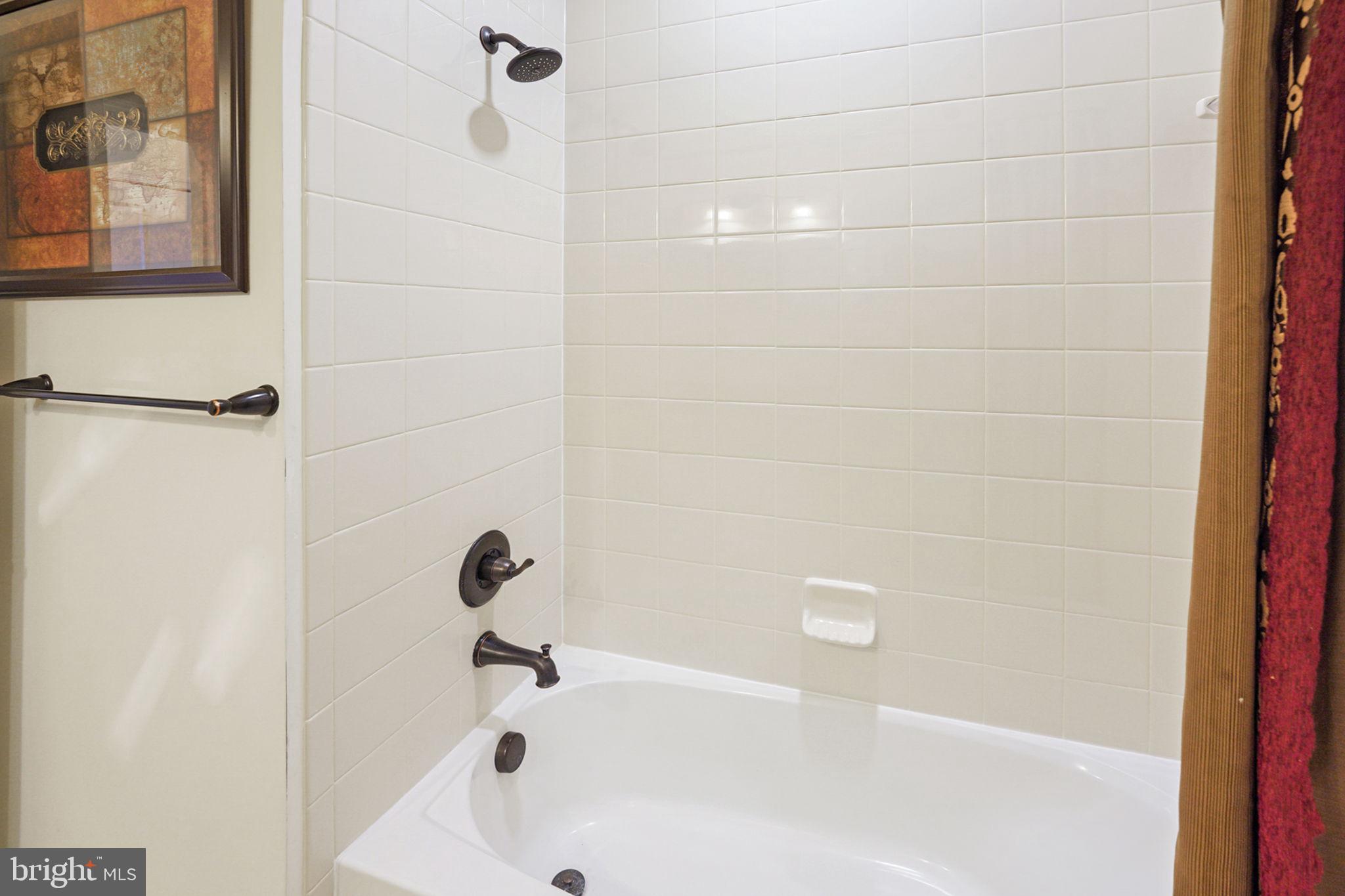 VIRGINIA MANOR - Residential