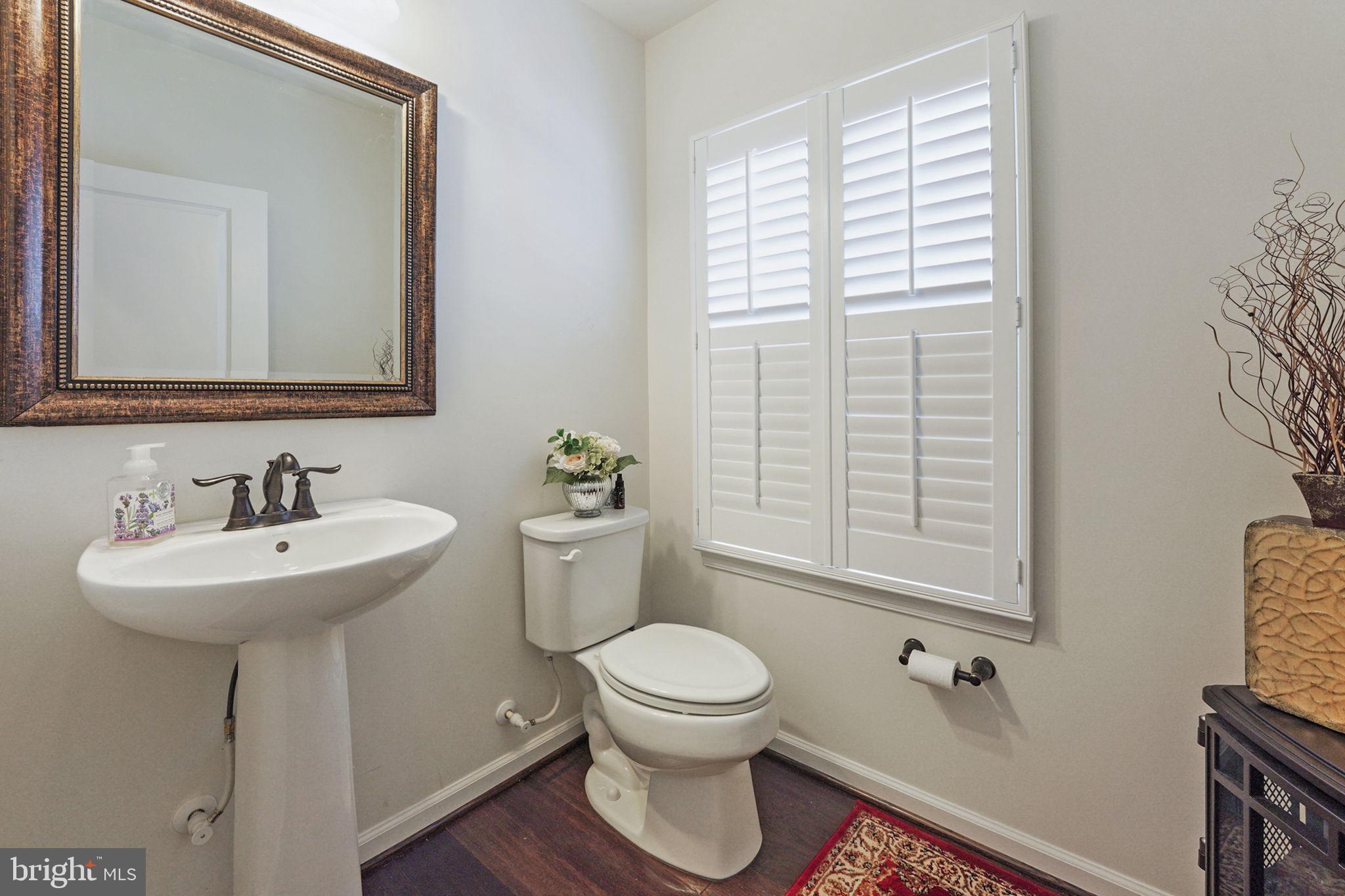 VIRGINIA MANOR - Residential