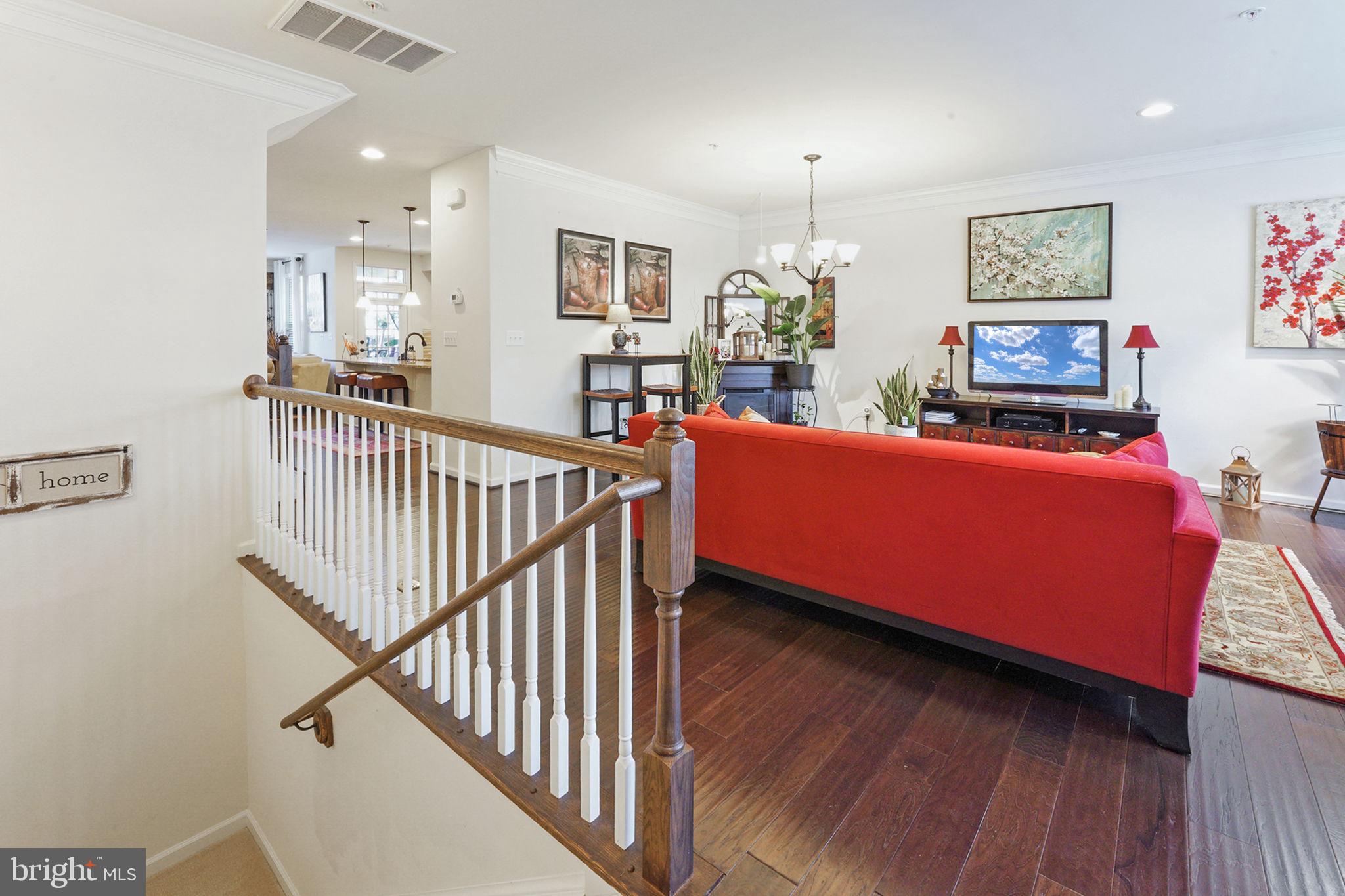 VIRGINIA MANOR - Residential