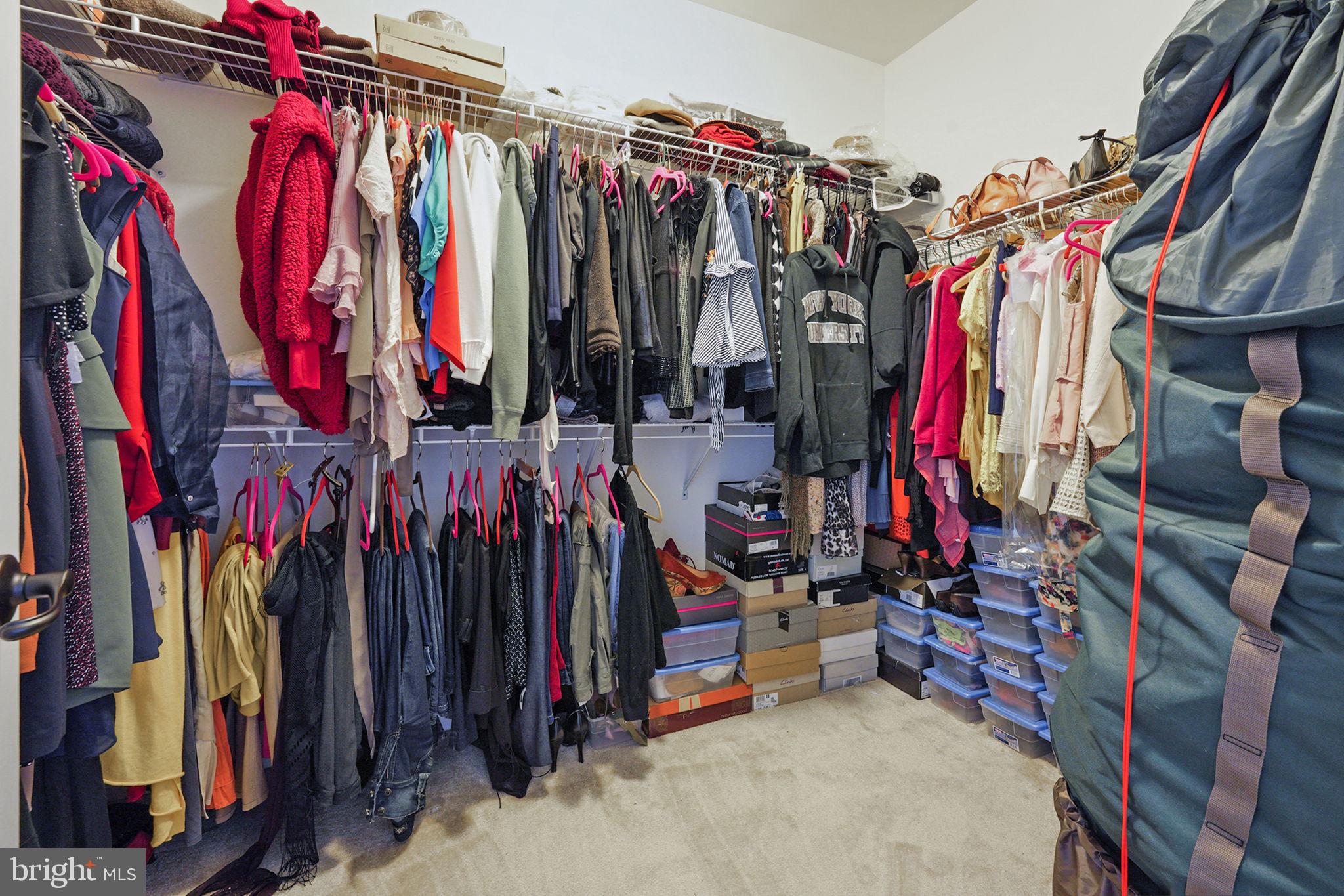 VIRGINIA MANOR - Residential