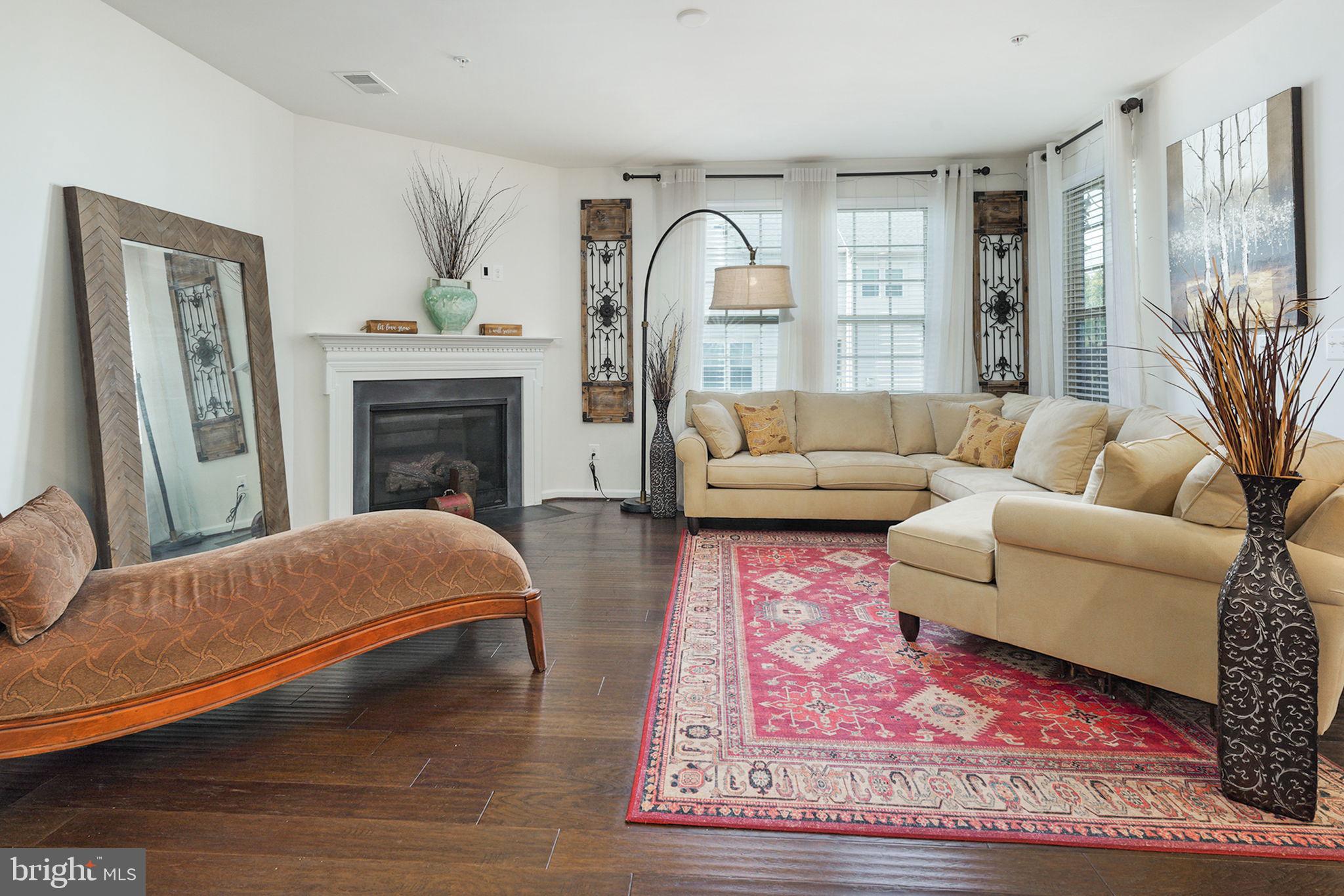 VIRGINIA MANOR - Residential