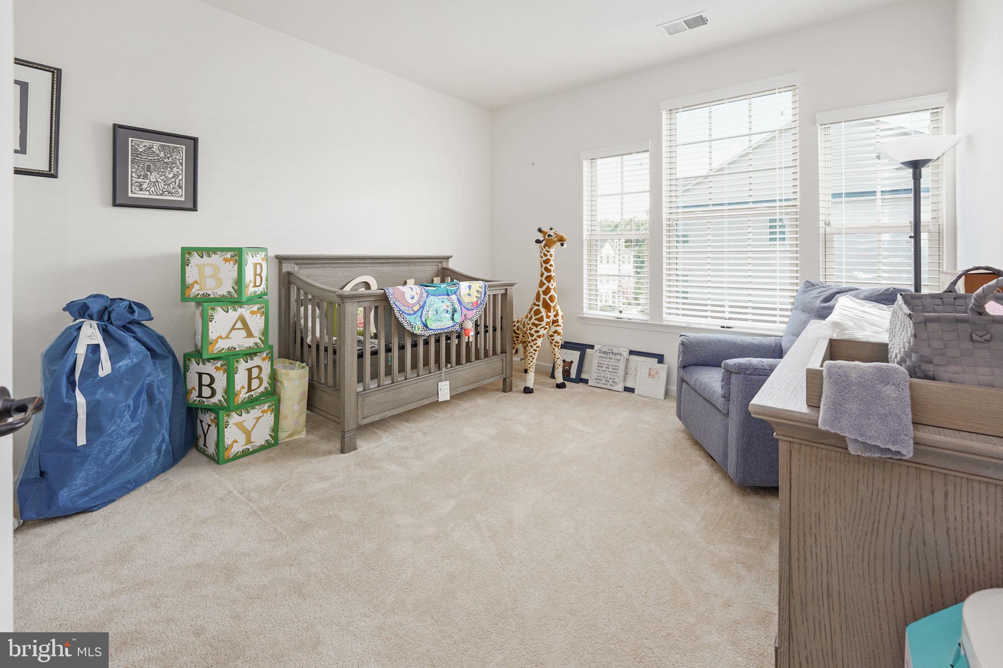 VIRGINIA MANOR - Residential