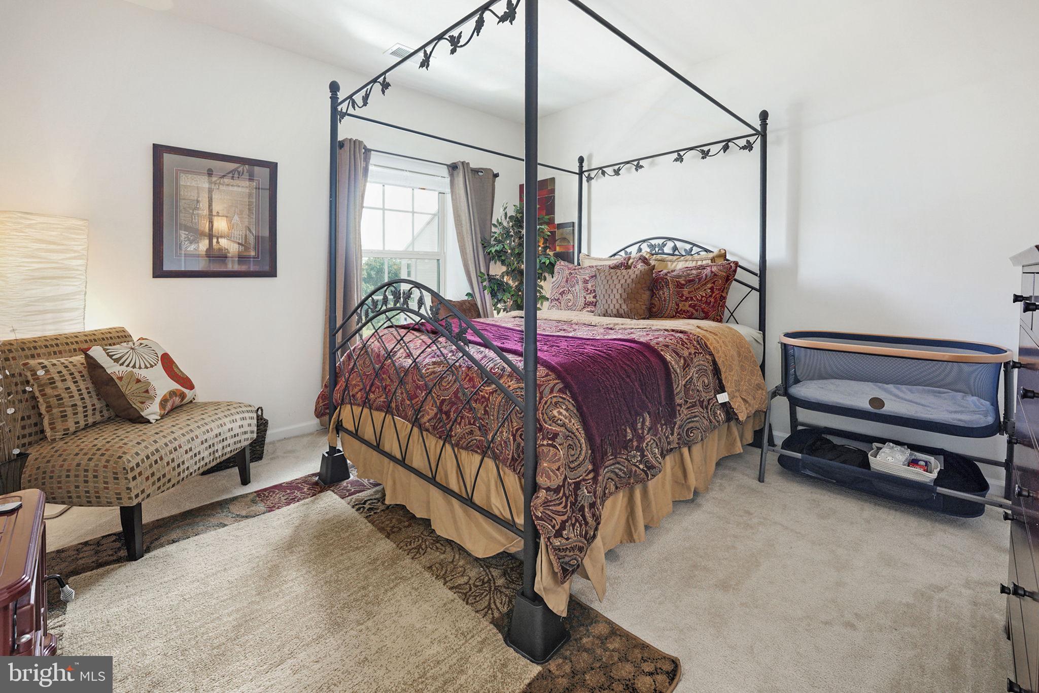 VIRGINIA MANOR - Residential