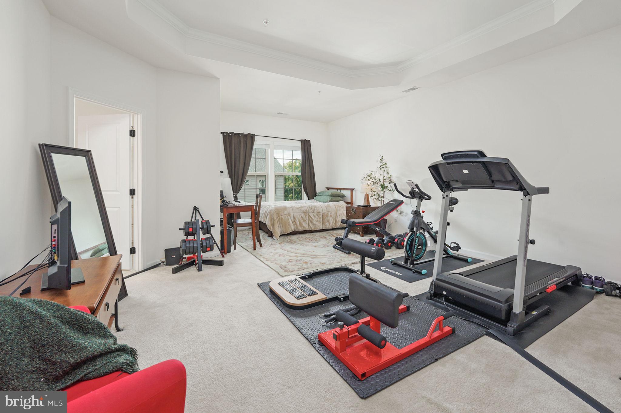 VIRGINIA MANOR - Residential