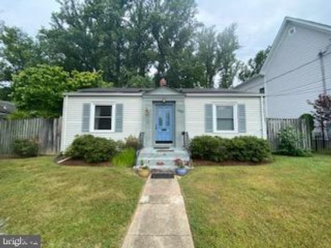 Photo of 10616 PARKWOOD DR, KENSINGTON, MD 20895 (MLS # MDMC2097840)