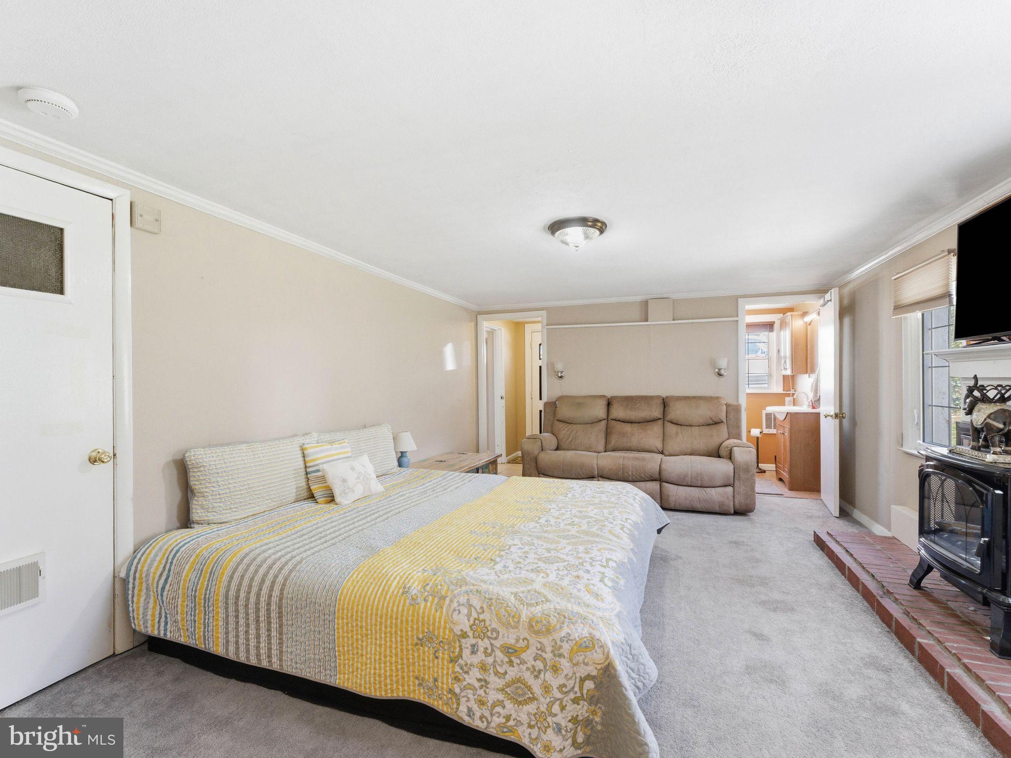 SUBURBAN GREENS - Residential