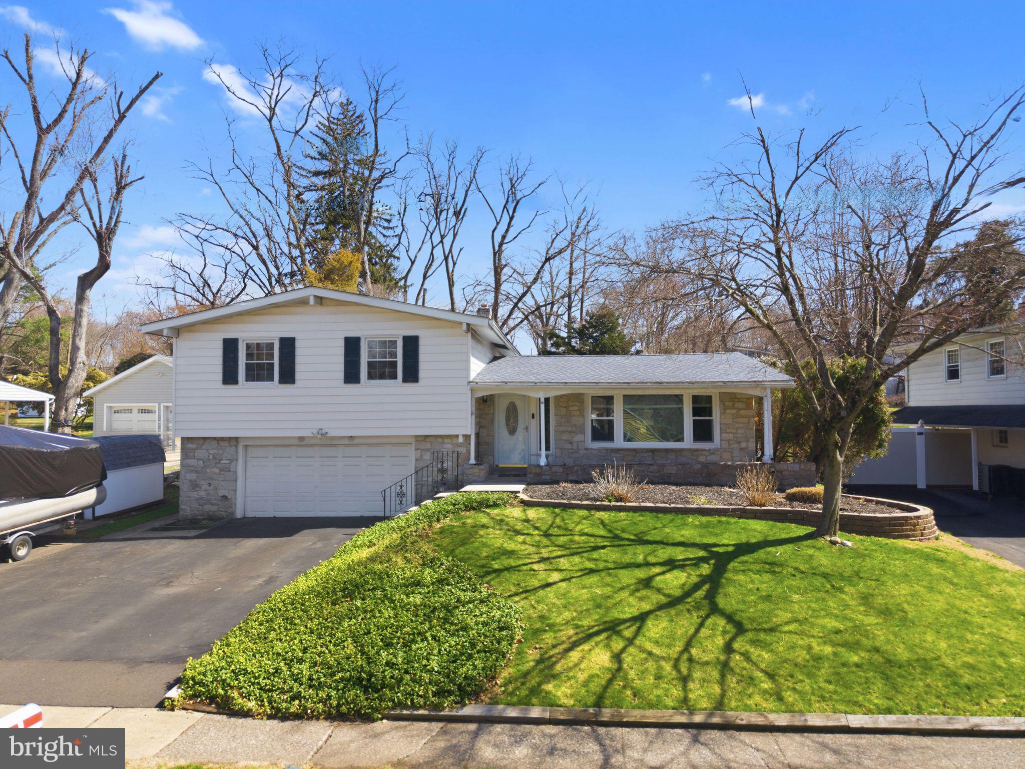 SUBURBAN GREENS - Residential