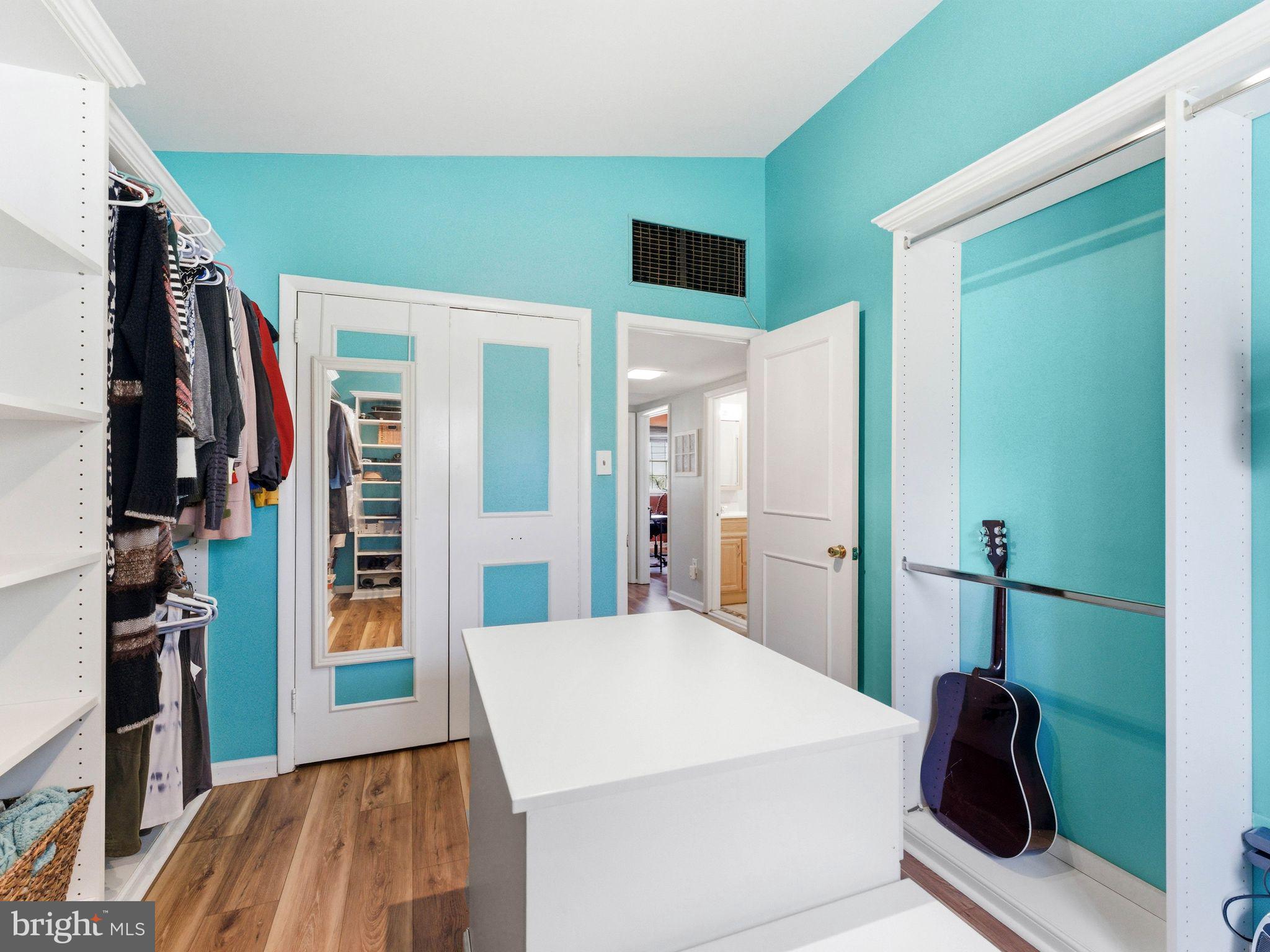 SUBURBAN GREENS - Residential