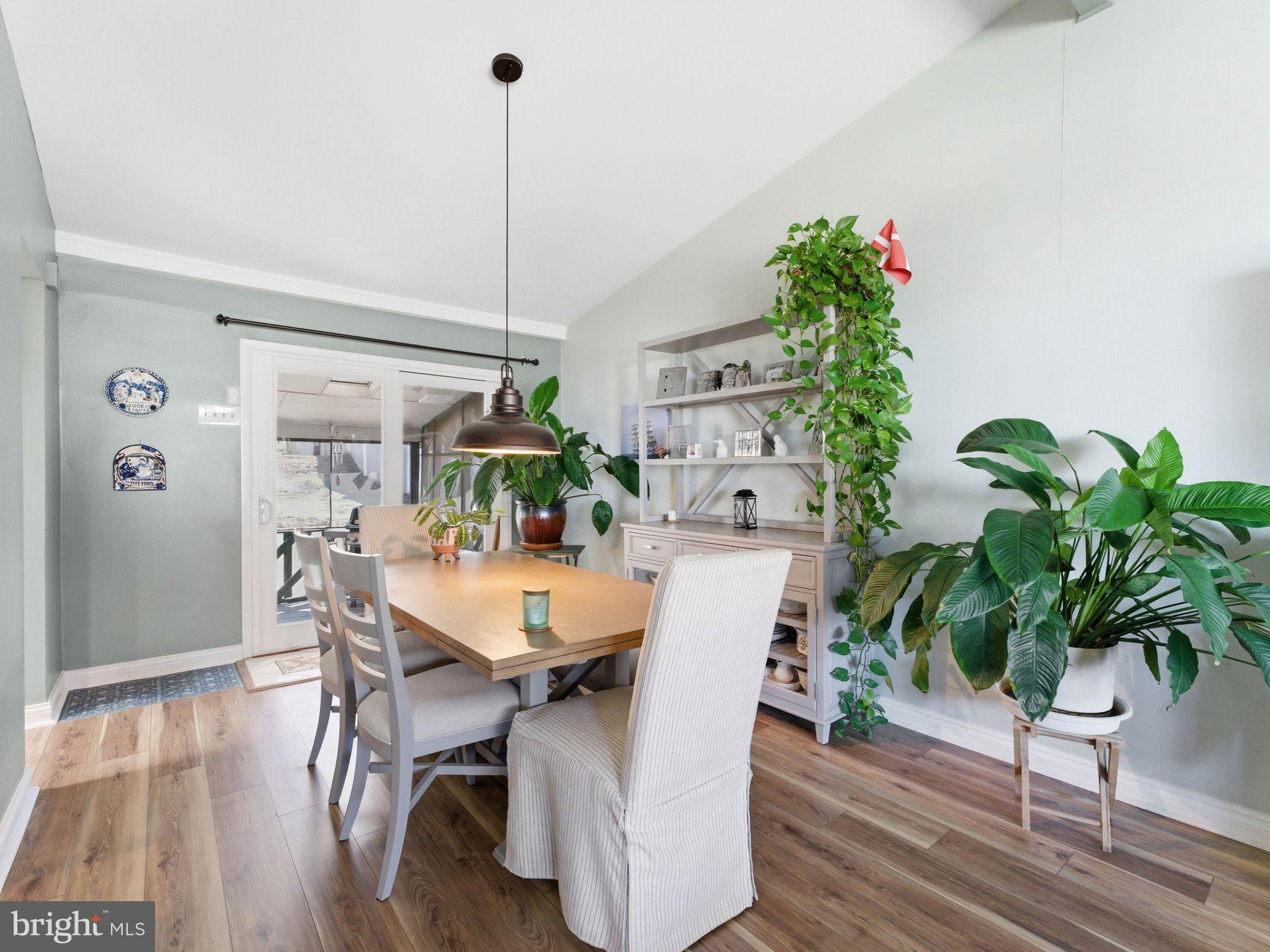 SUBURBAN GREENS - Residential