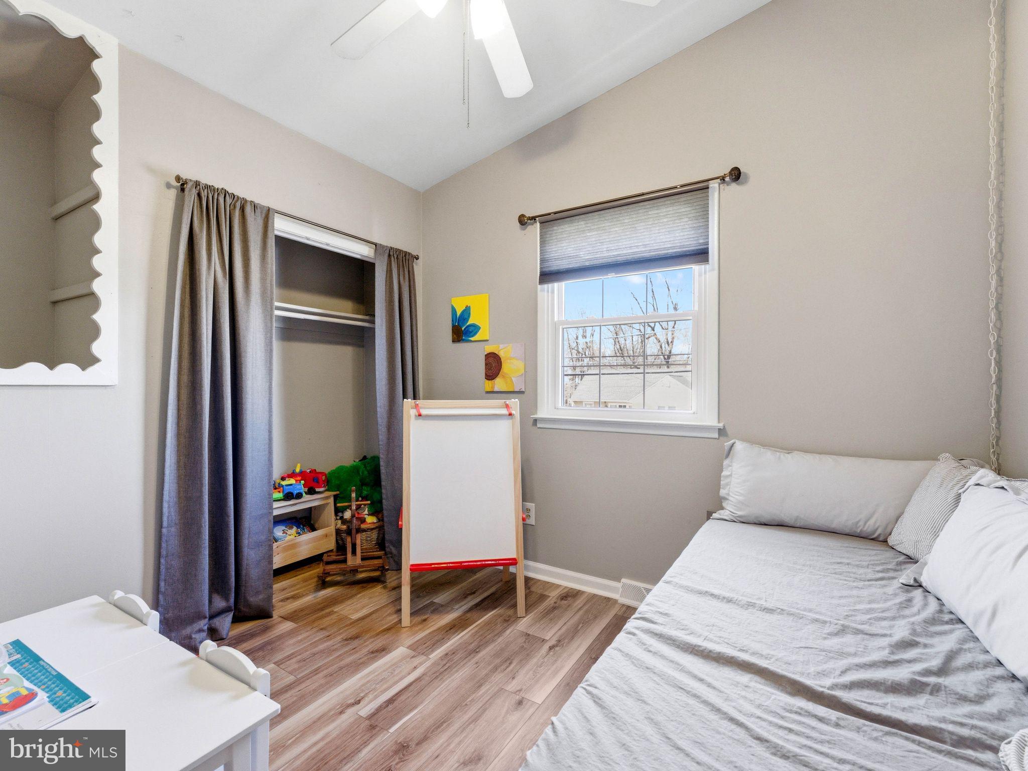 SUBURBAN GREENS - Residential