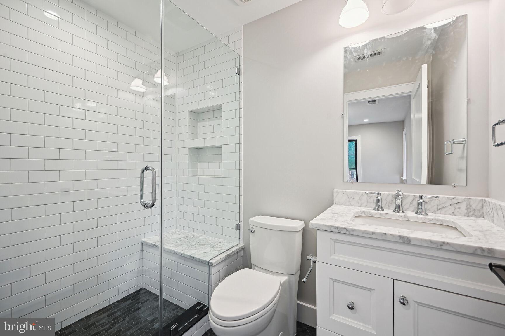 COUNTRY CLUB MANOR - Residential