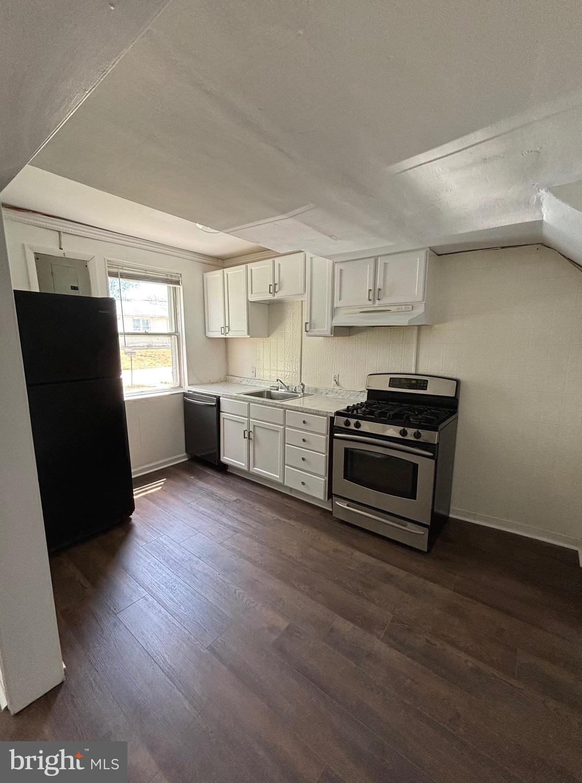 GARDEN CITY - Residential Lease