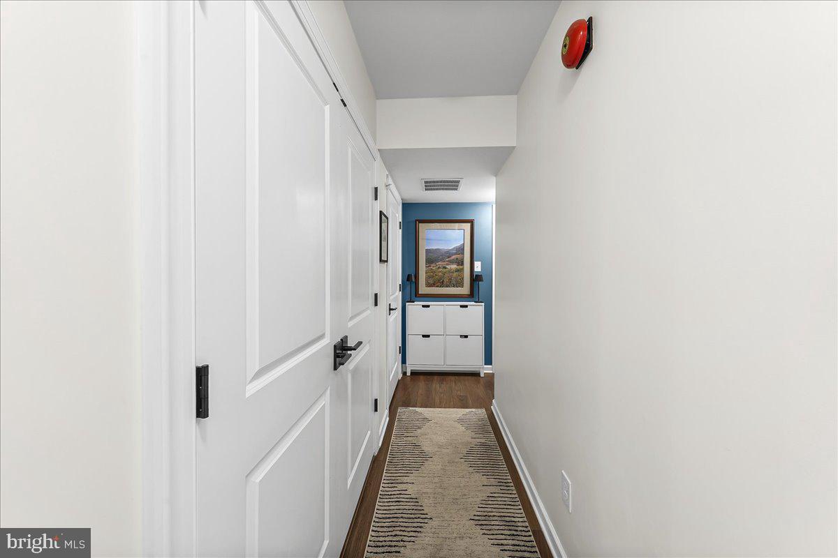 MEDIA WALK - Residential