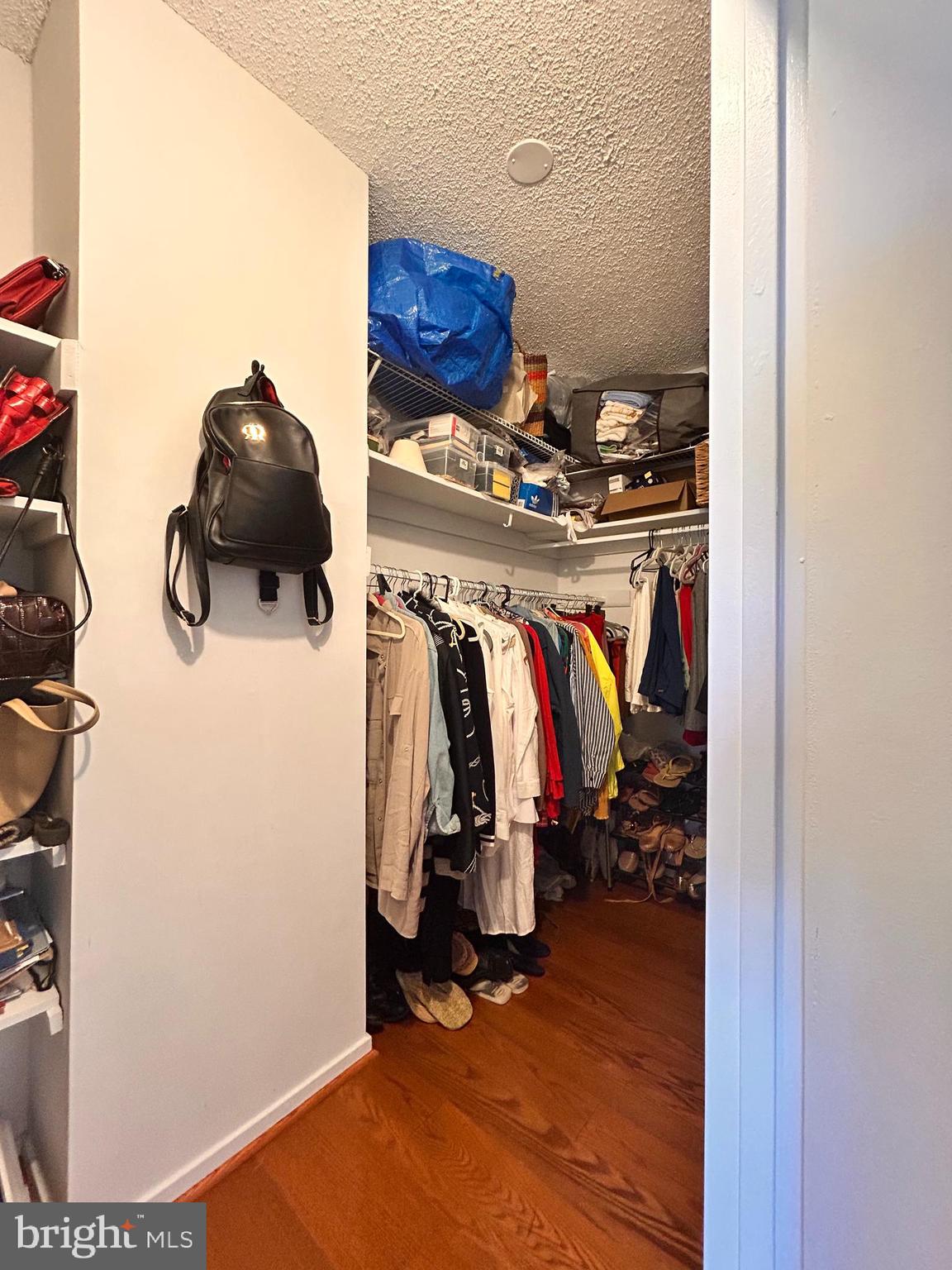 IDYLWOOD TOWERS - Residential