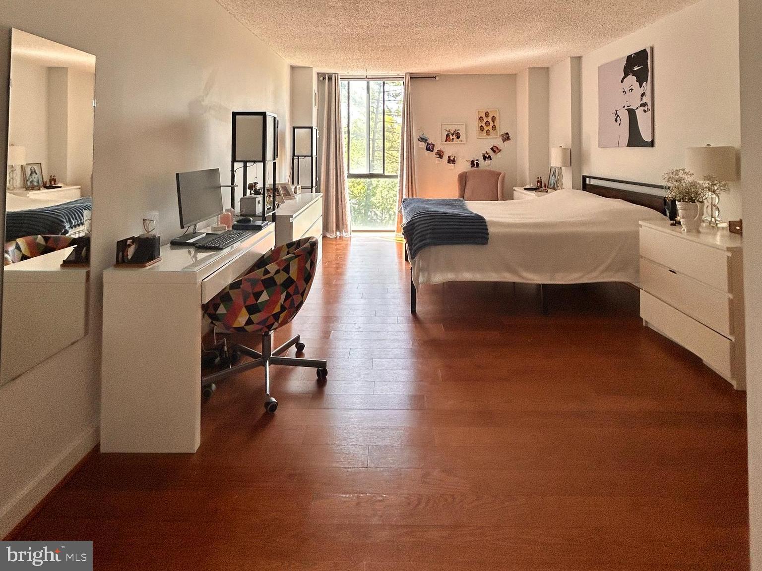 IDYLWOOD TOWERS - Residential