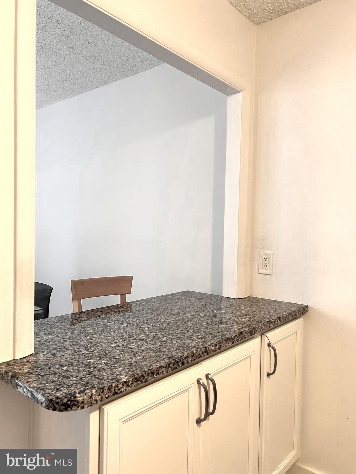 IDYLWOOD TOWERS - Residential