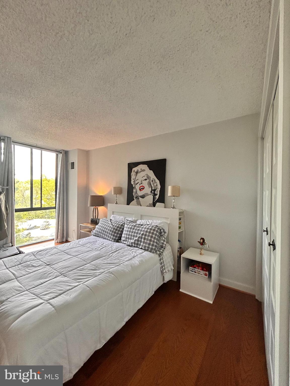 IDYLWOOD TOWERS - Residential