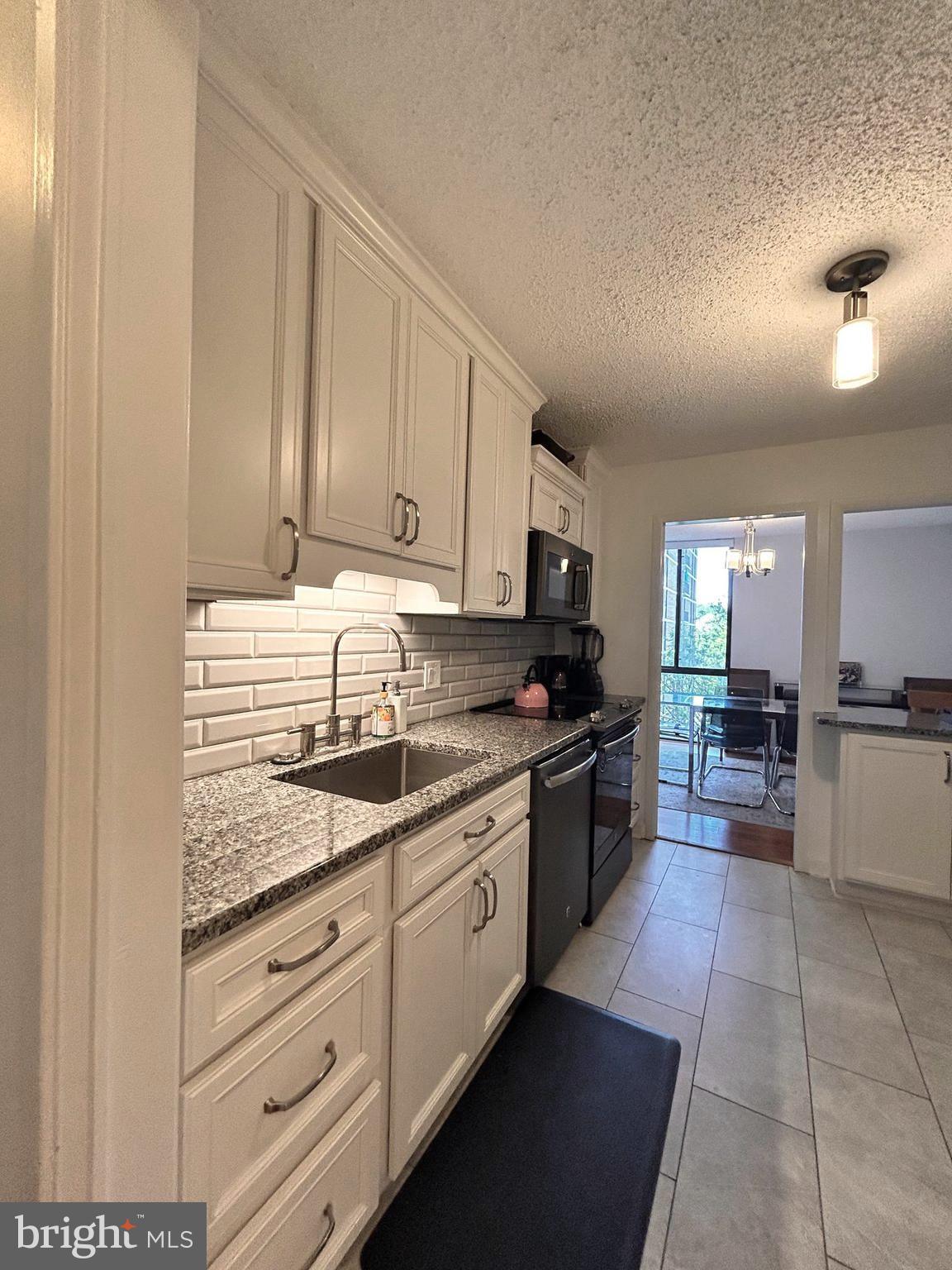 IDYLWOOD TOWERS - Residential