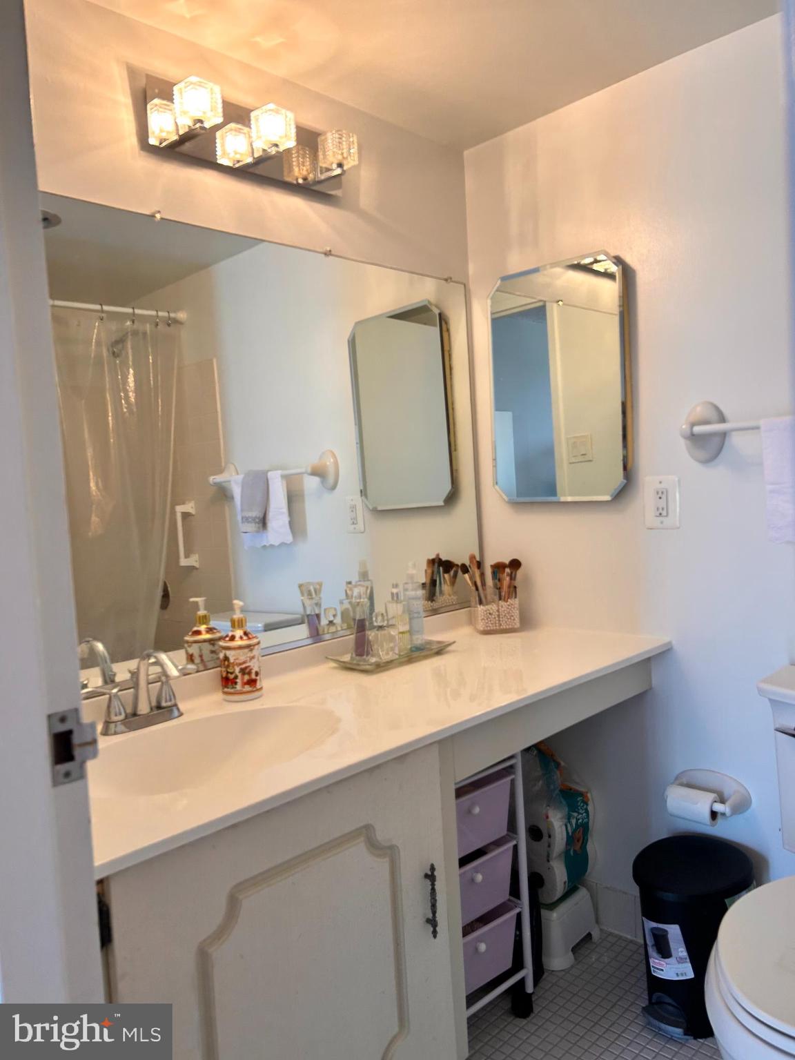 IDYLWOOD TOWERS - Residential