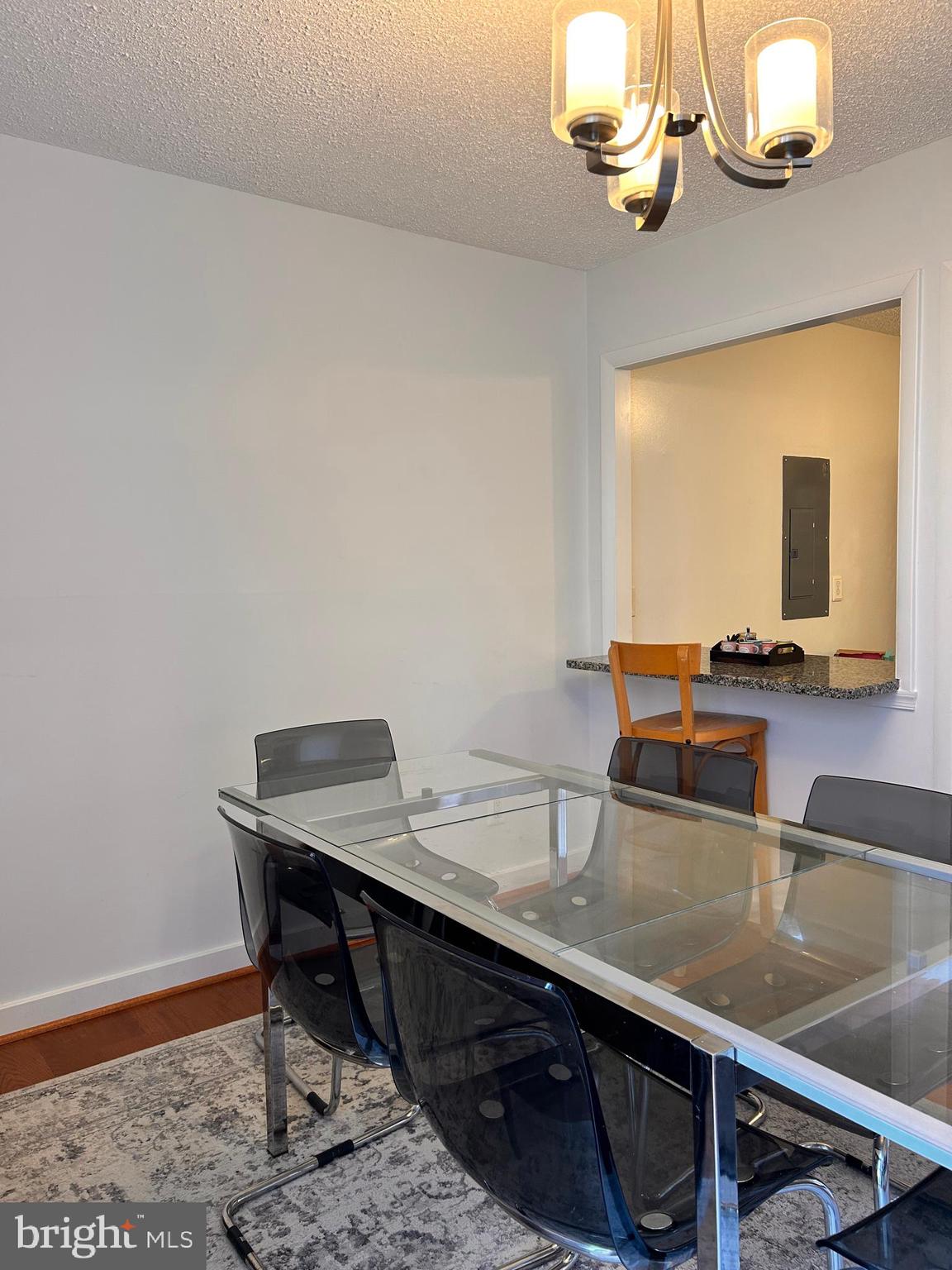 IDYLWOOD TOWERS - Residential