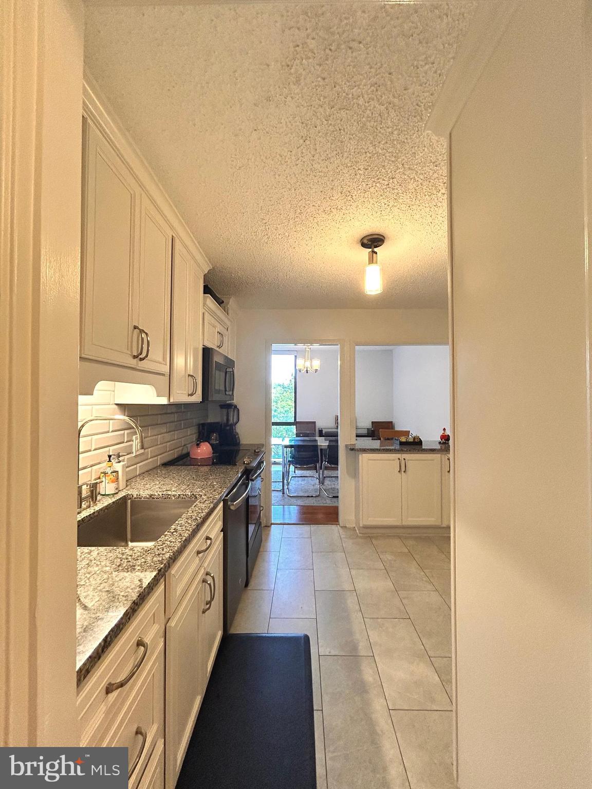 IDYLWOOD TOWERS - Residential