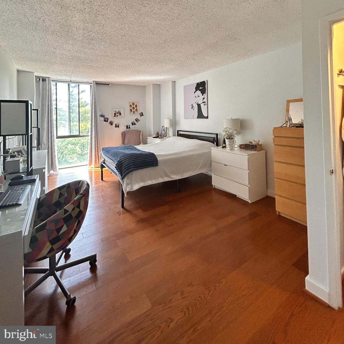 IDYLWOOD TOWERS - Residential