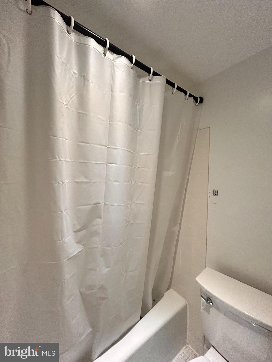 IDYLWOOD TOWERS - Residential