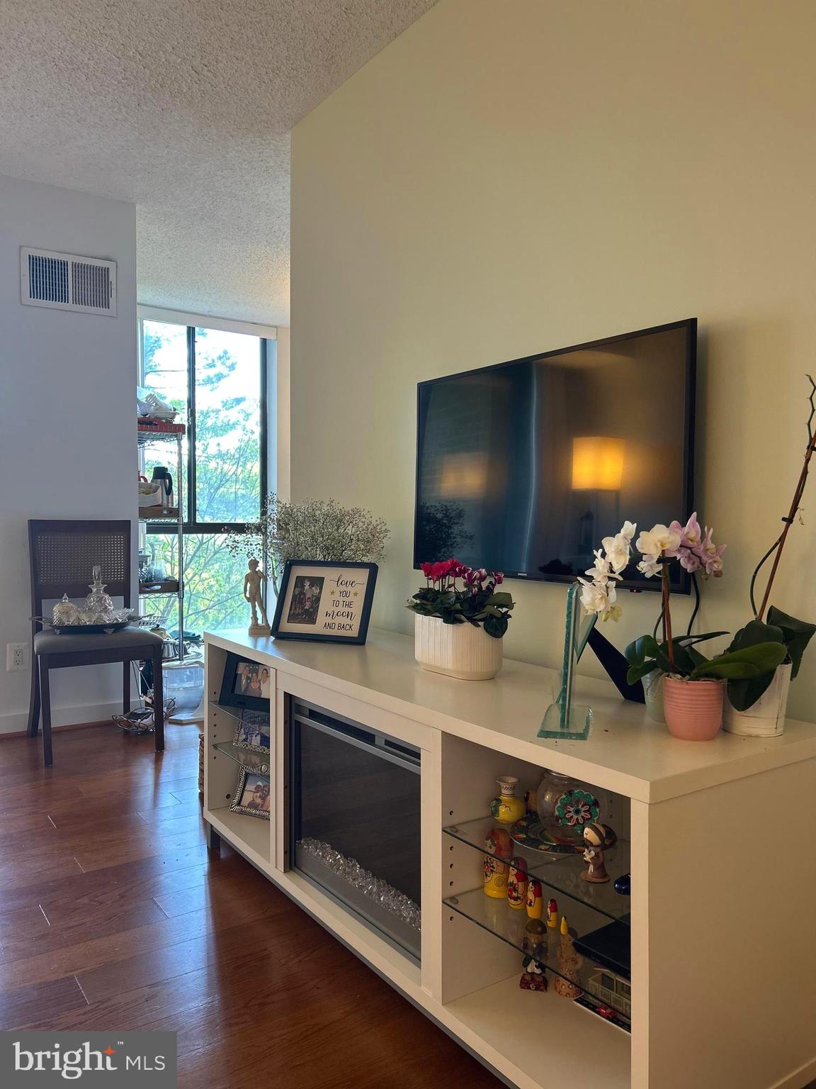 IDYLWOOD TOWERS - Residential