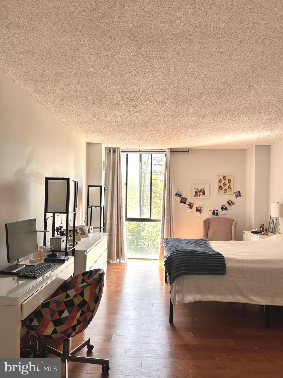 IDYLWOOD TOWERS - Residential