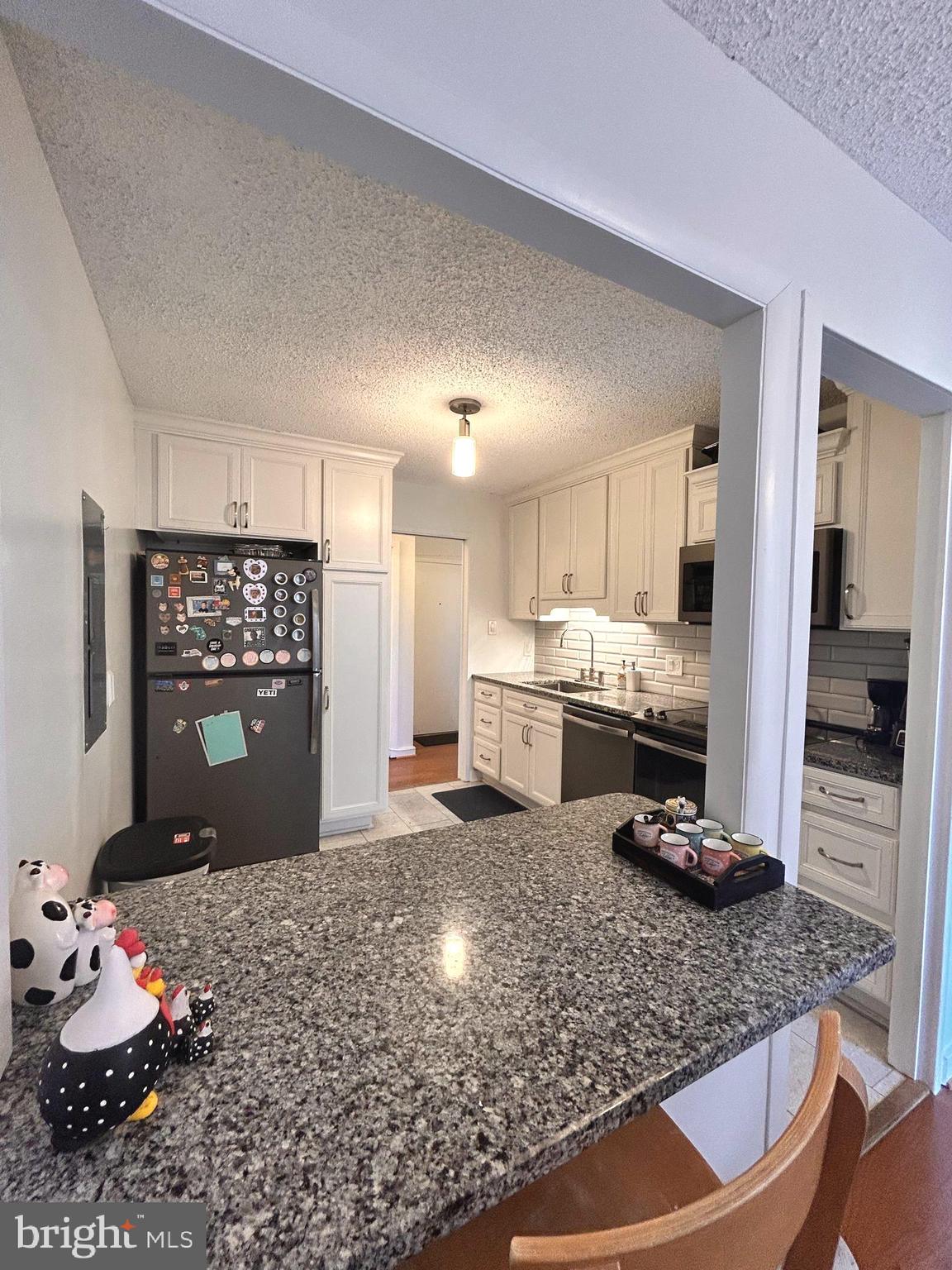 IDYLWOOD TOWERS - Residential