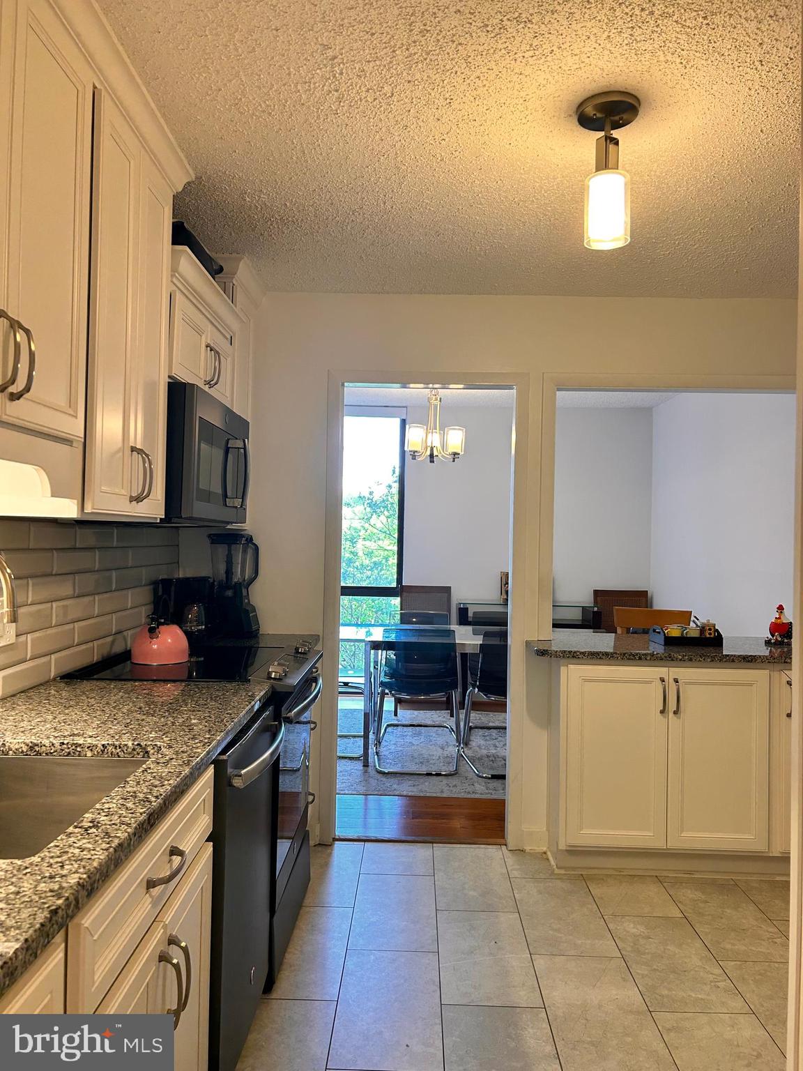 IDYLWOOD TOWERS - Residential