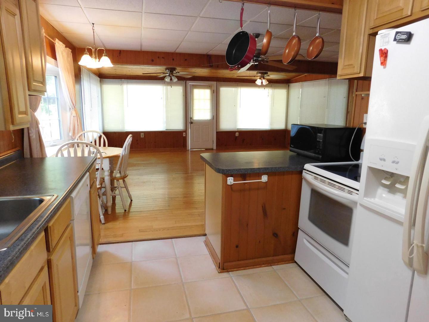 KENWOOD BEACH - Residential