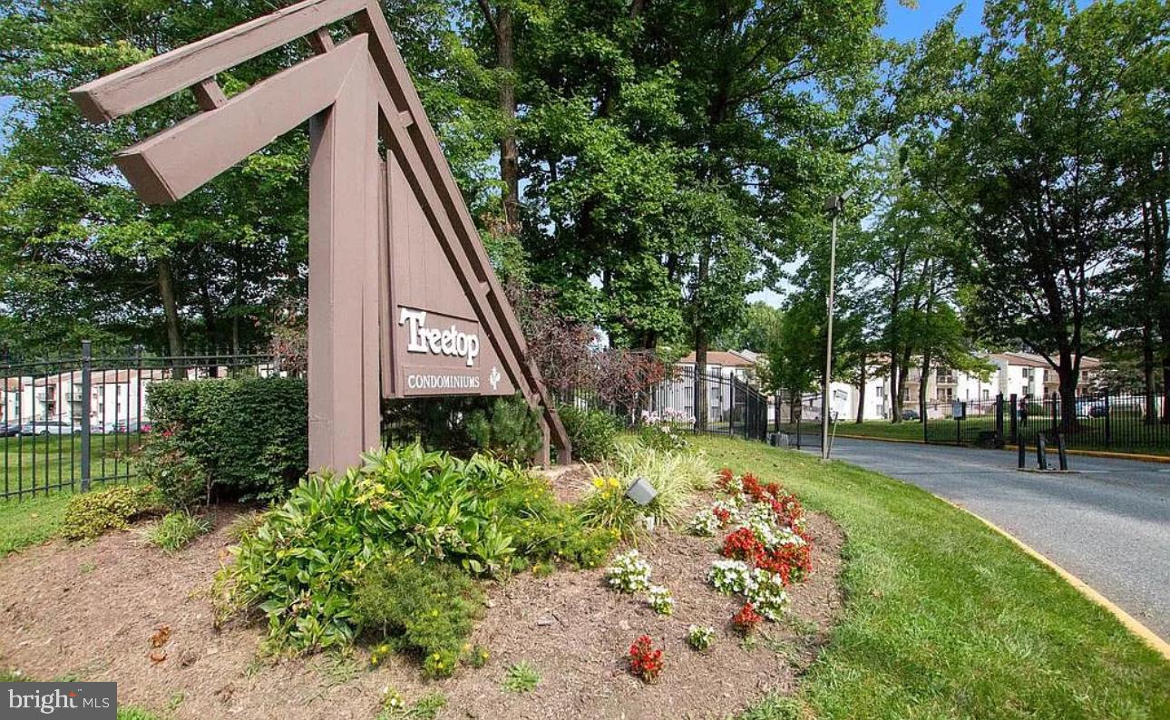 TREETOP CONDO - Residential Lease