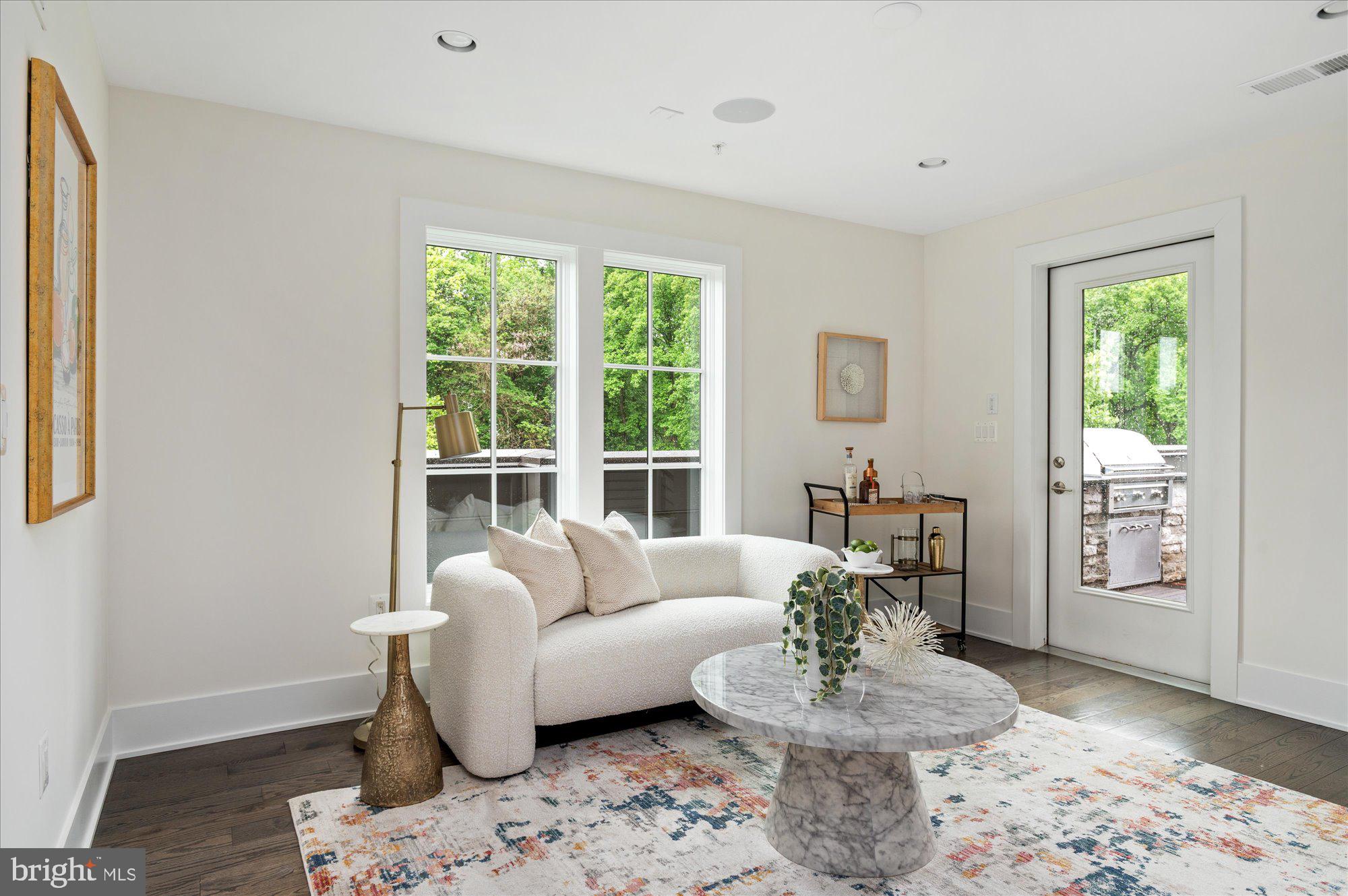 CHEVY CHASE - Residential